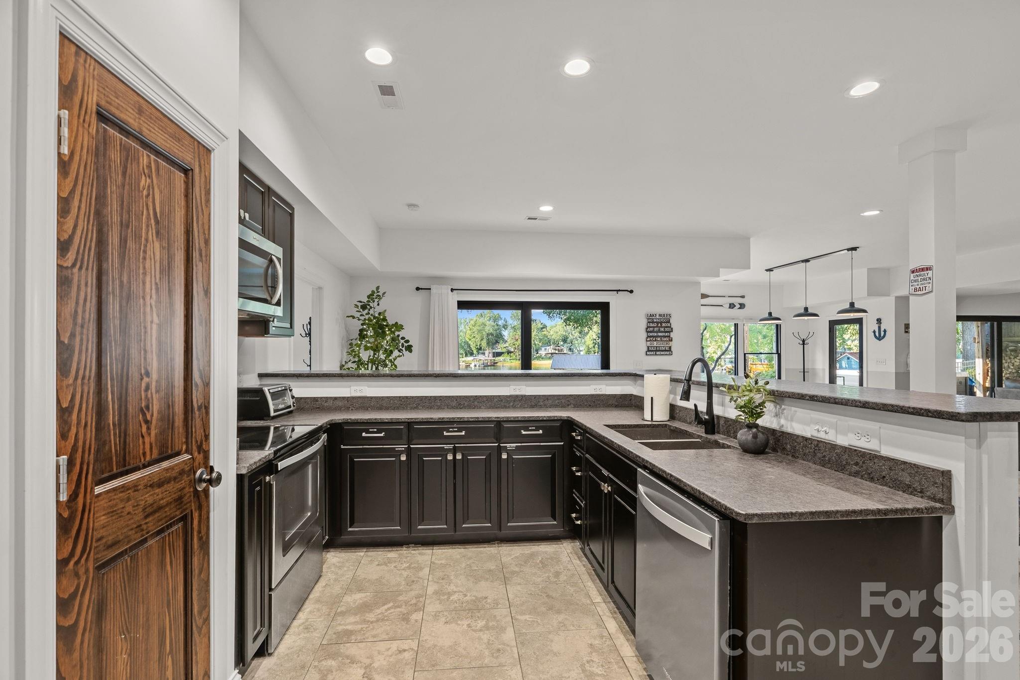 Single Family Residence at 160 Malibu Road, Mooresville, photo 29 of 48