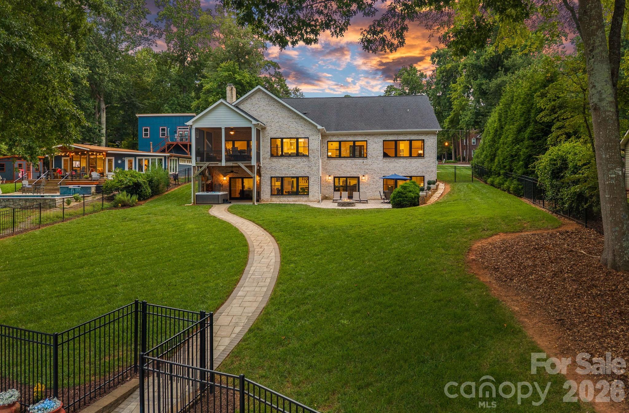 Single Family Residence at 160 Malibu Road, Mooresville, photo 36 of 48