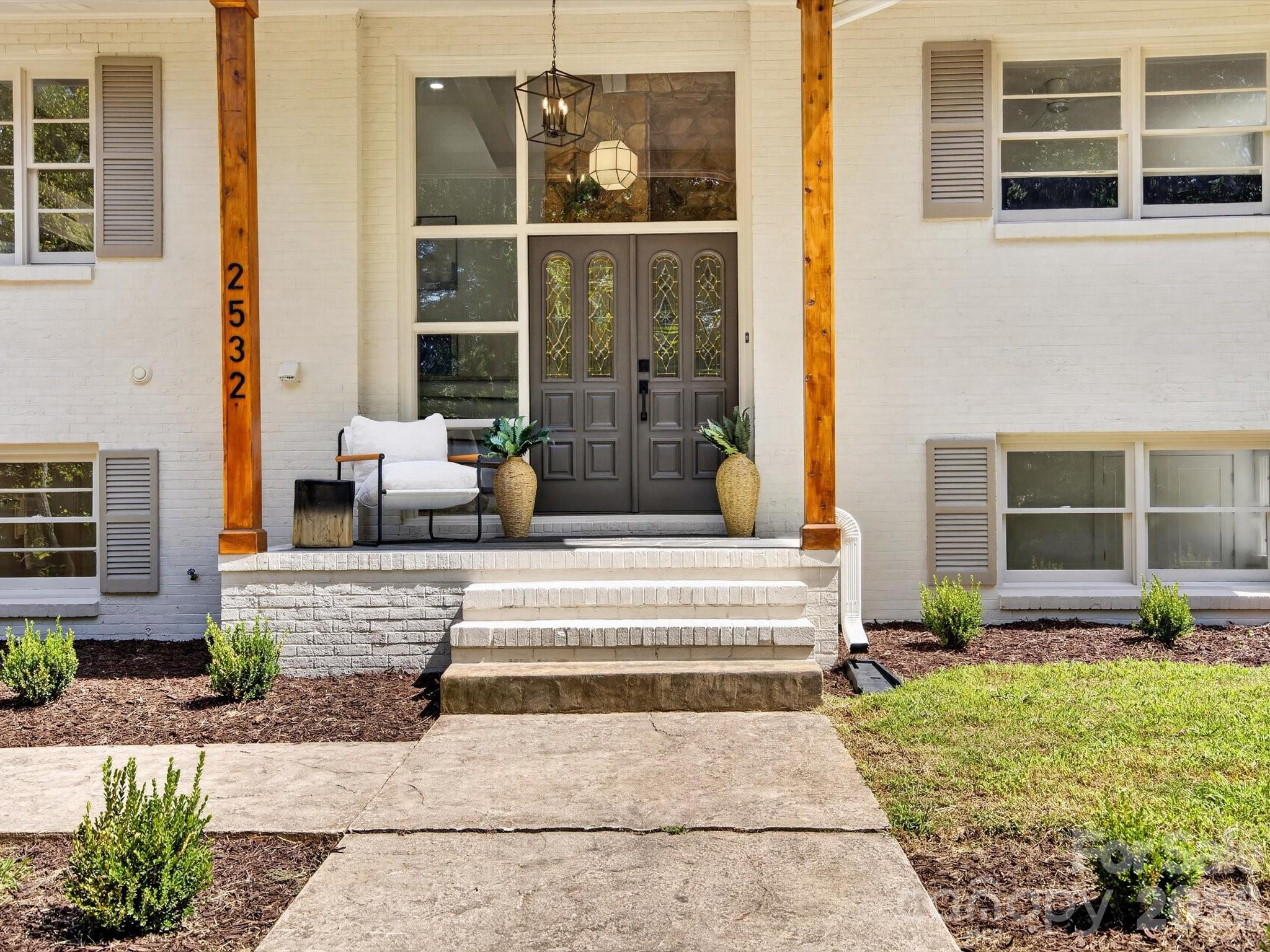 Single Family Residence at 2532 Sam Newell Road, Matthews, photo 6 of 48