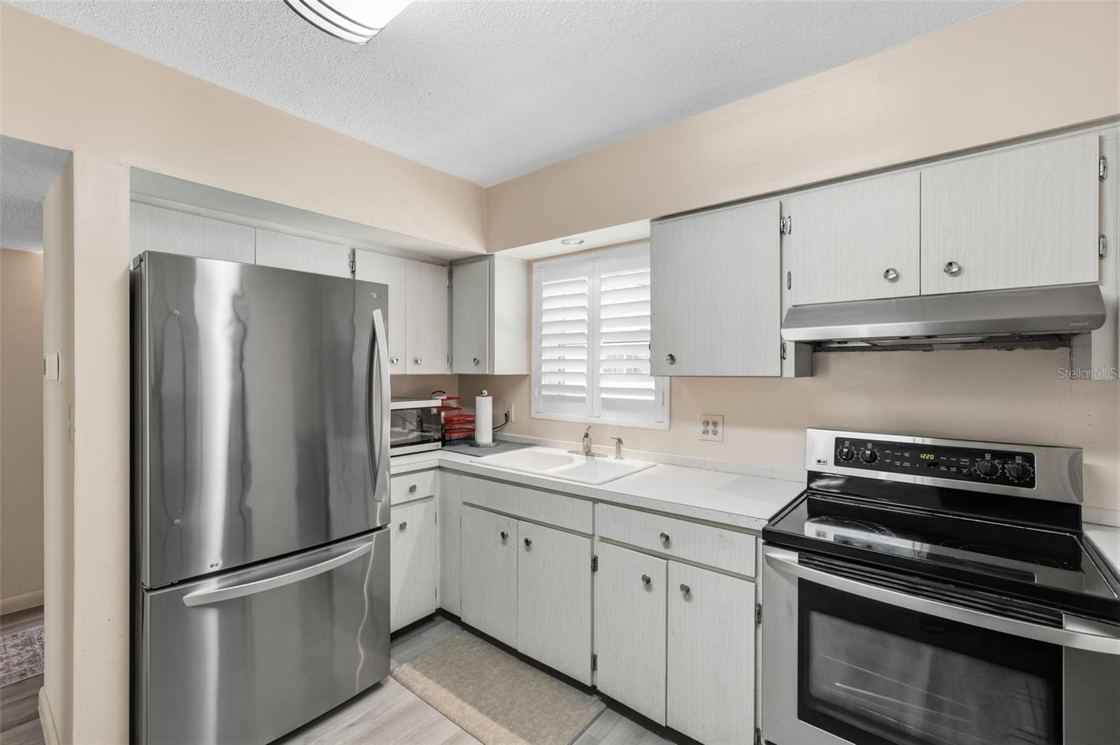 Condominium at 9940 47TH AVE N #216, ST PETERSBURG, photo 3 of 27