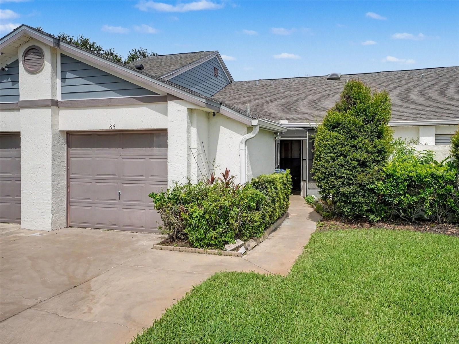 84 LAKEPOINTE CIR