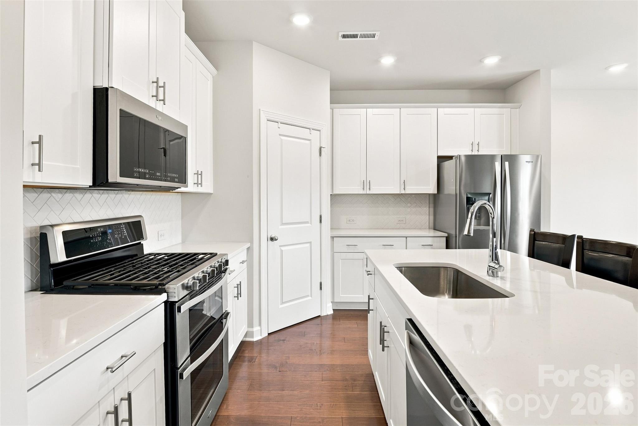 Single Family Residence at 11416 Solstice Way, Huntersville, photo 13 of 36