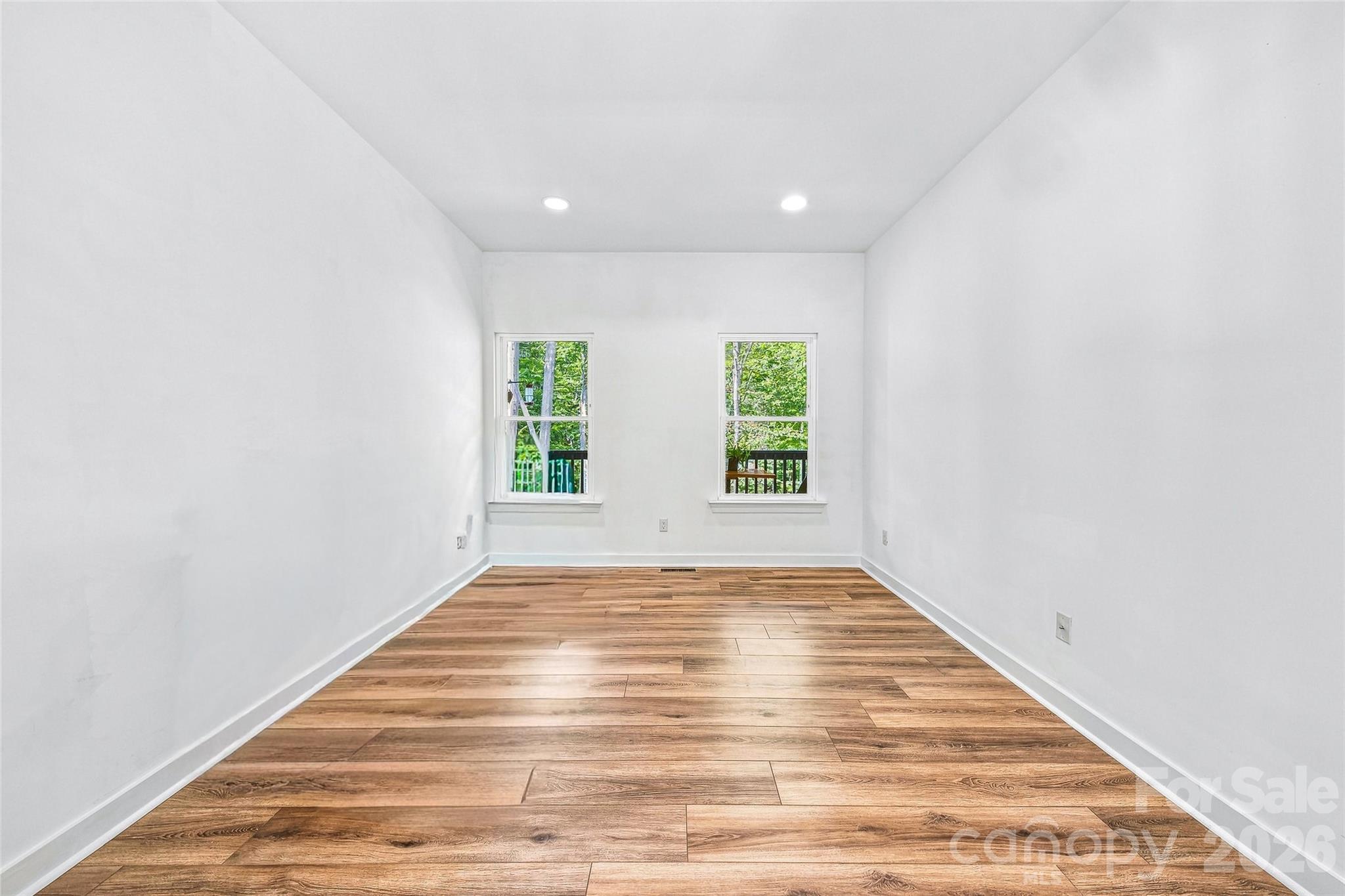Dedicated dining room - 820 Merrills Cove Road, Asheville