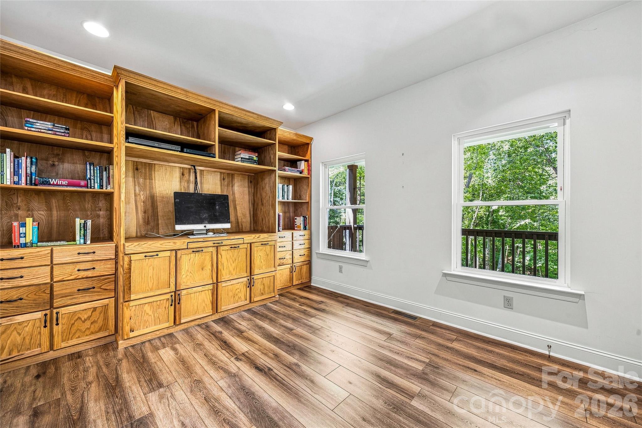 Office with custom built-ins - 820 Merrills Cove Road, Asheville