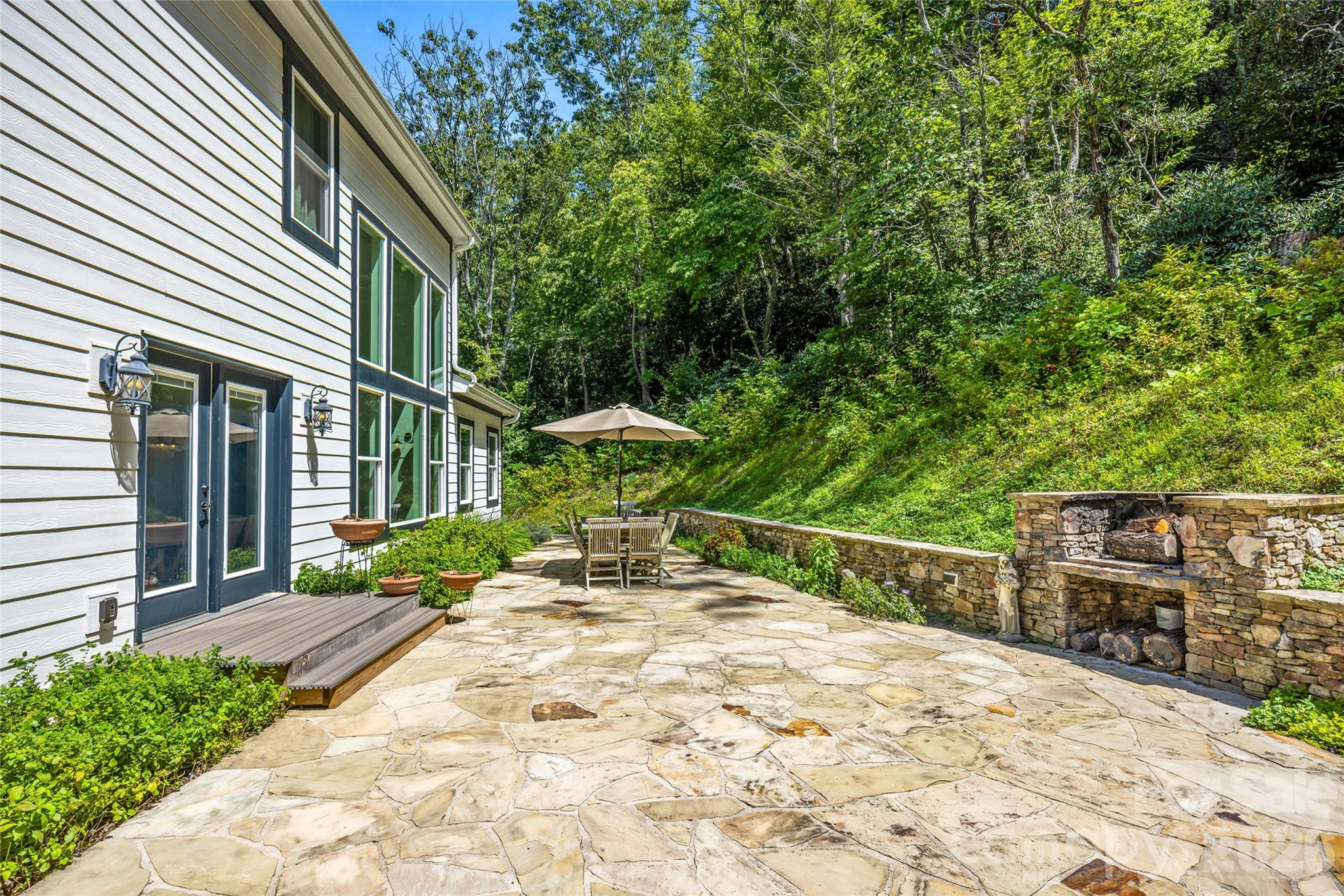 Expansive outdoor living space - 820 Merrills Cove Road, Asheville
