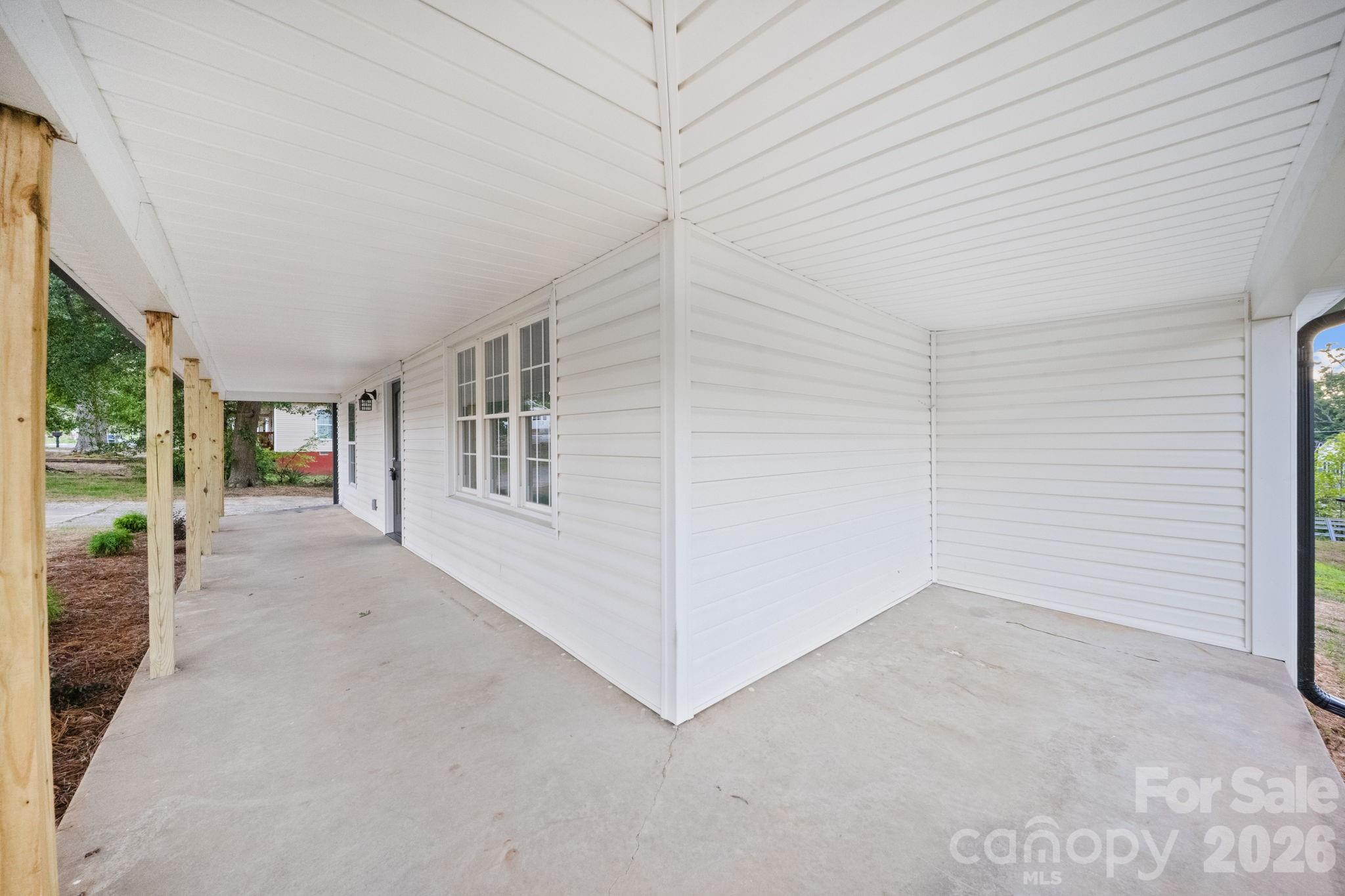 Single Family Residence at 807 N Walnut Street, Kannapolis, photo 3 of 24