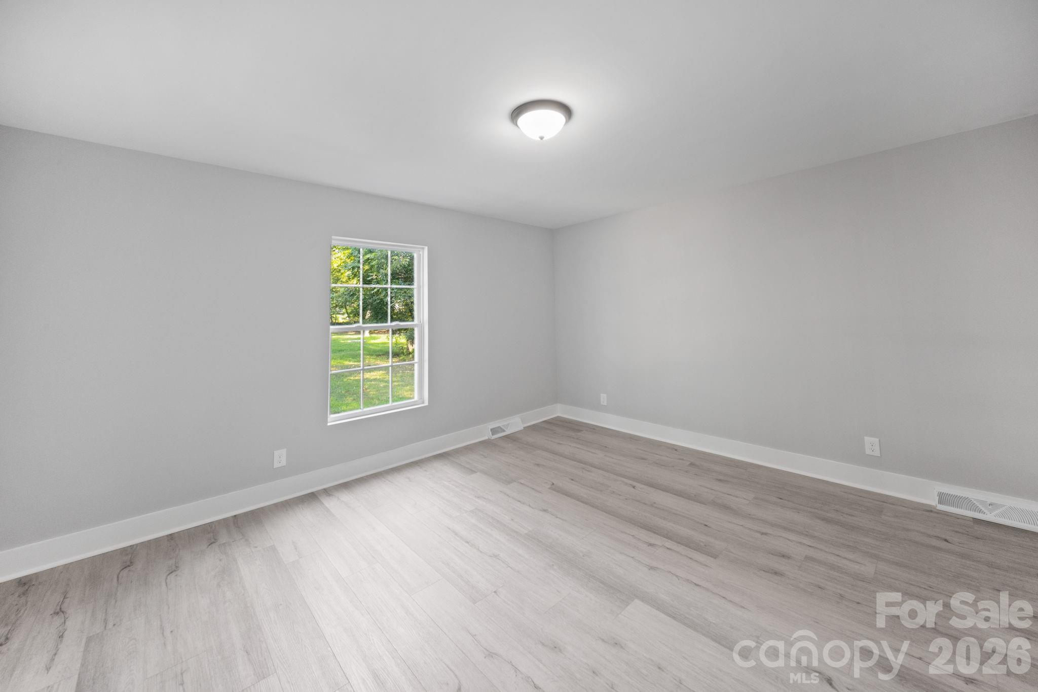 Single Family Residence at 807 N Walnut Street, Kannapolis, photo 10 of 24