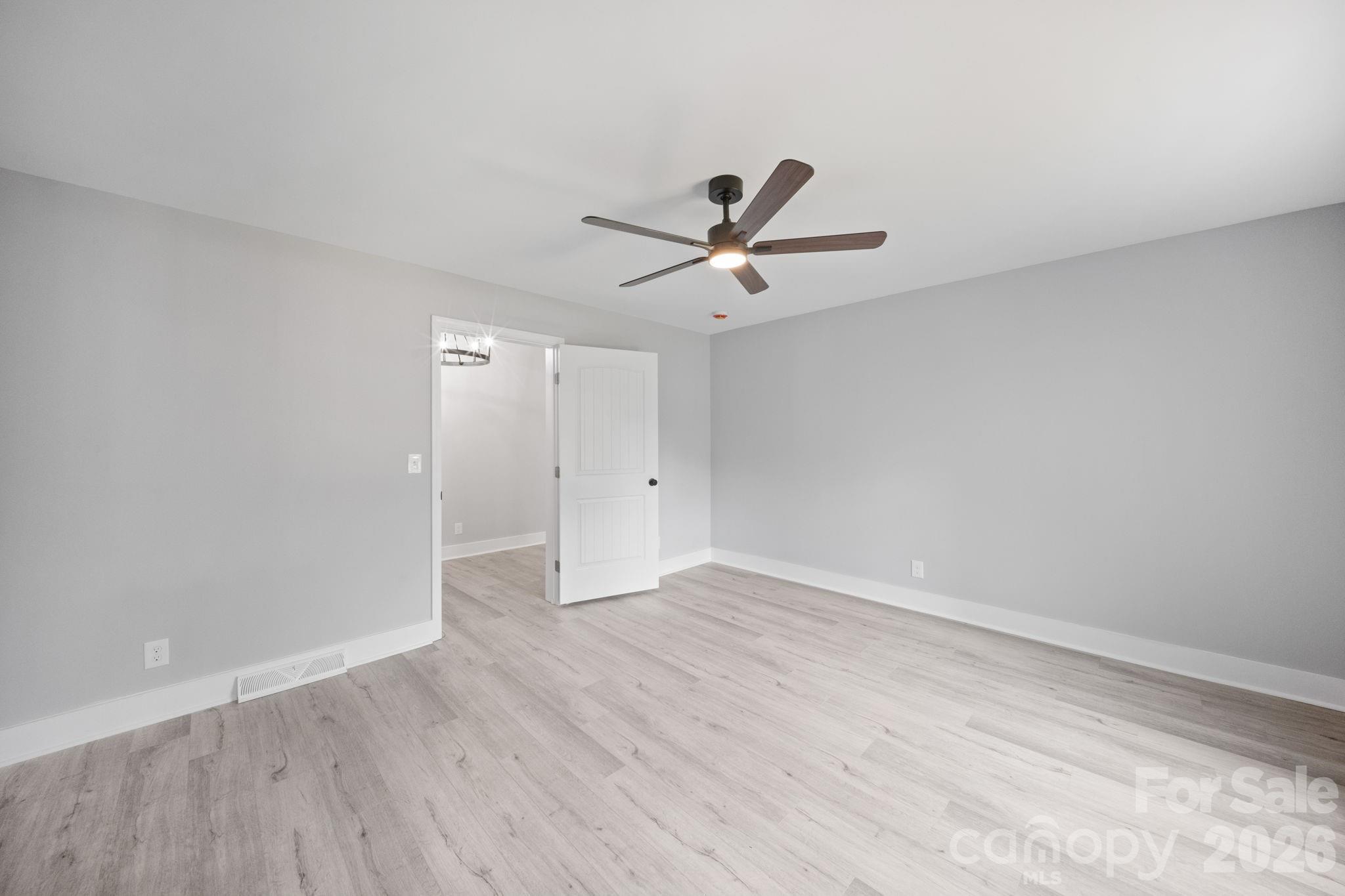Single Family Residence at 807 N Walnut Street, Kannapolis, photo 13 of 24