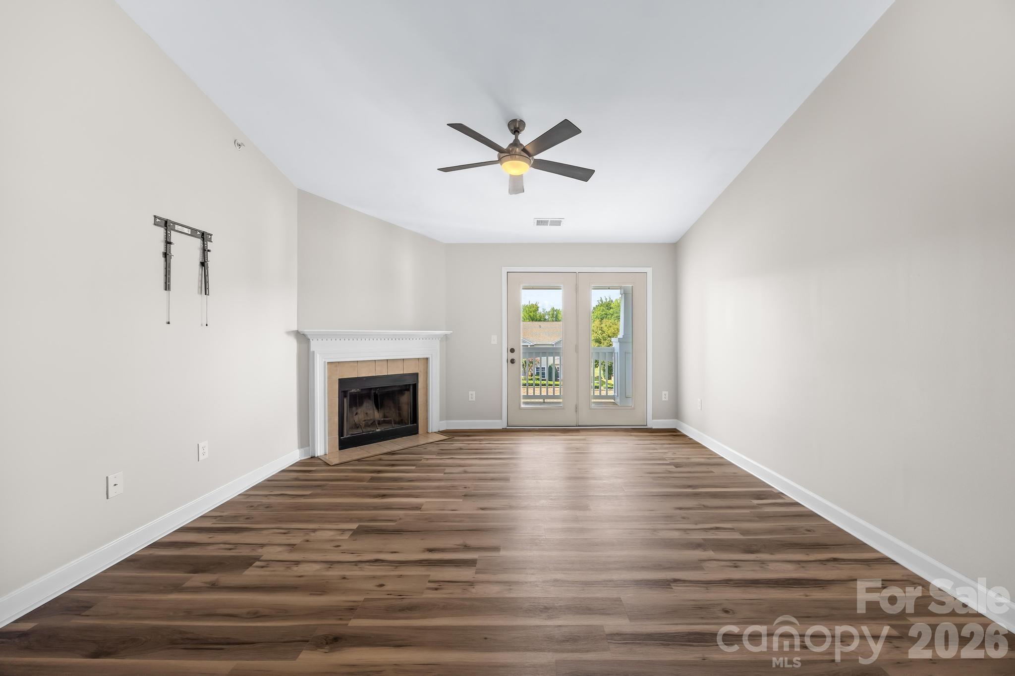 Condominium at 19747 Deer Valley Drive, Cornelius, photo 5 of 34