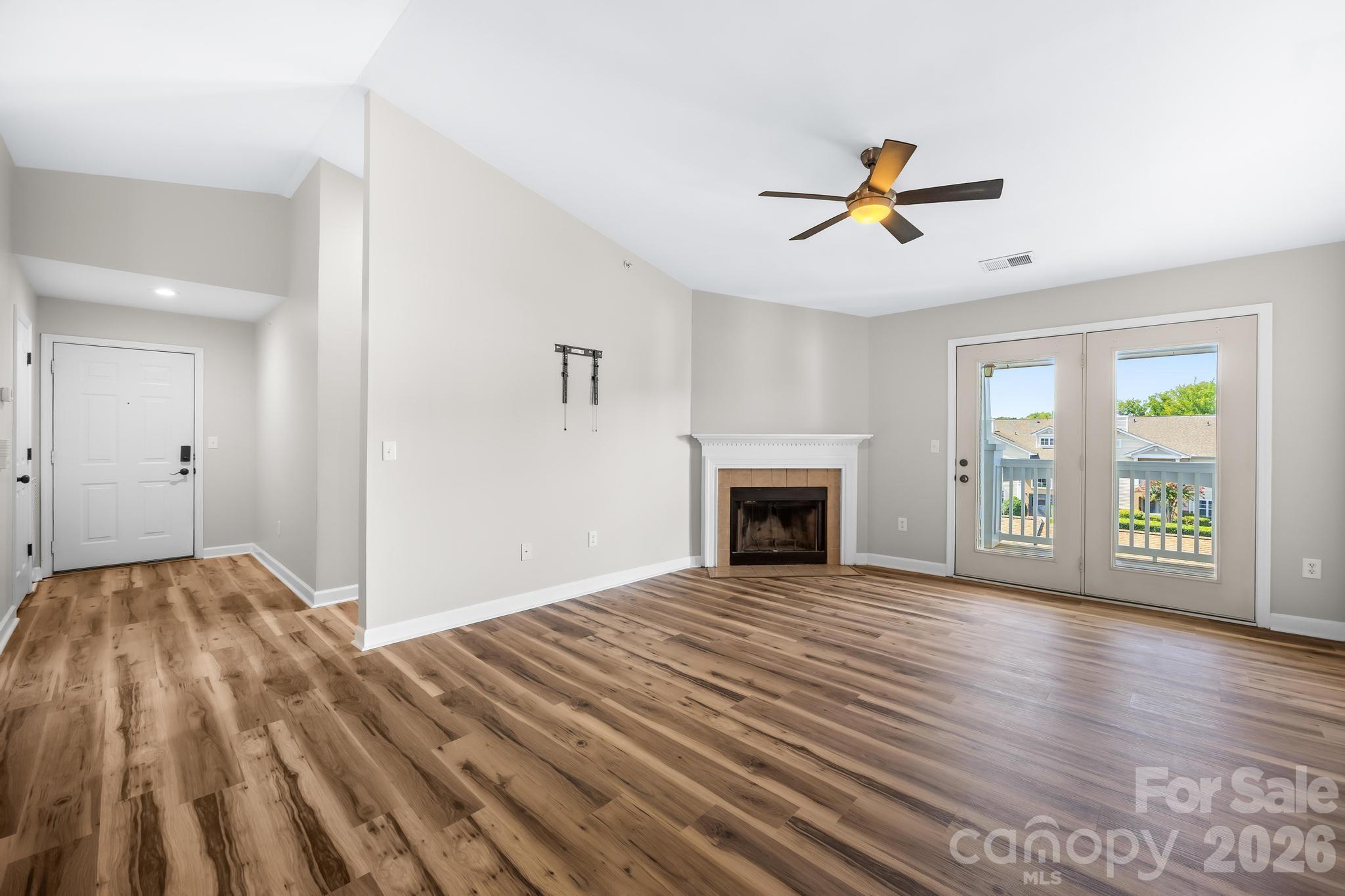 Condominium at 19747 Deer Valley Drive, Cornelius, photo 6 of 34
