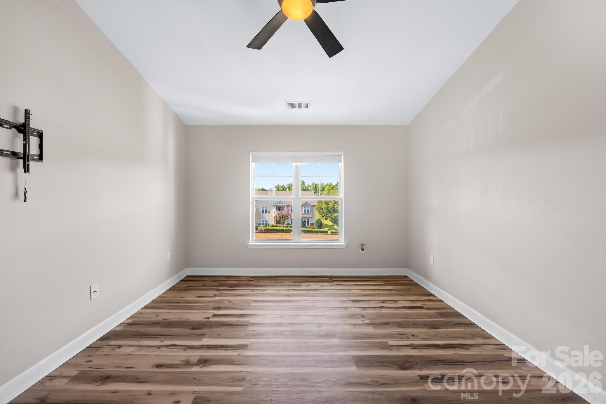 Condominium at 19747 Deer Valley Drive, Cornelius, photo 16 of 34