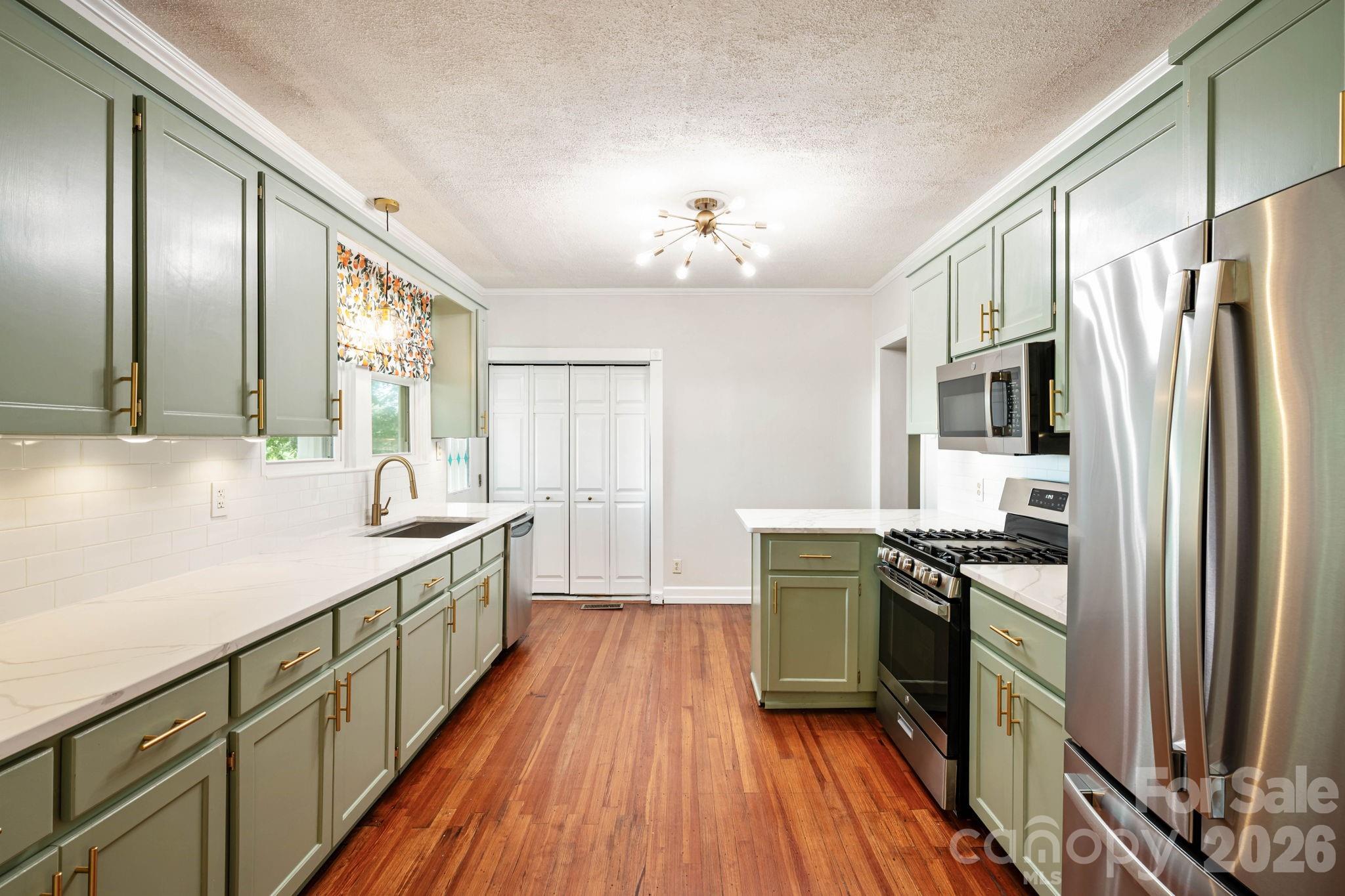 Single Family Residence at 441 8th Avenue Drive NW, Hickory, photo 11 of 45