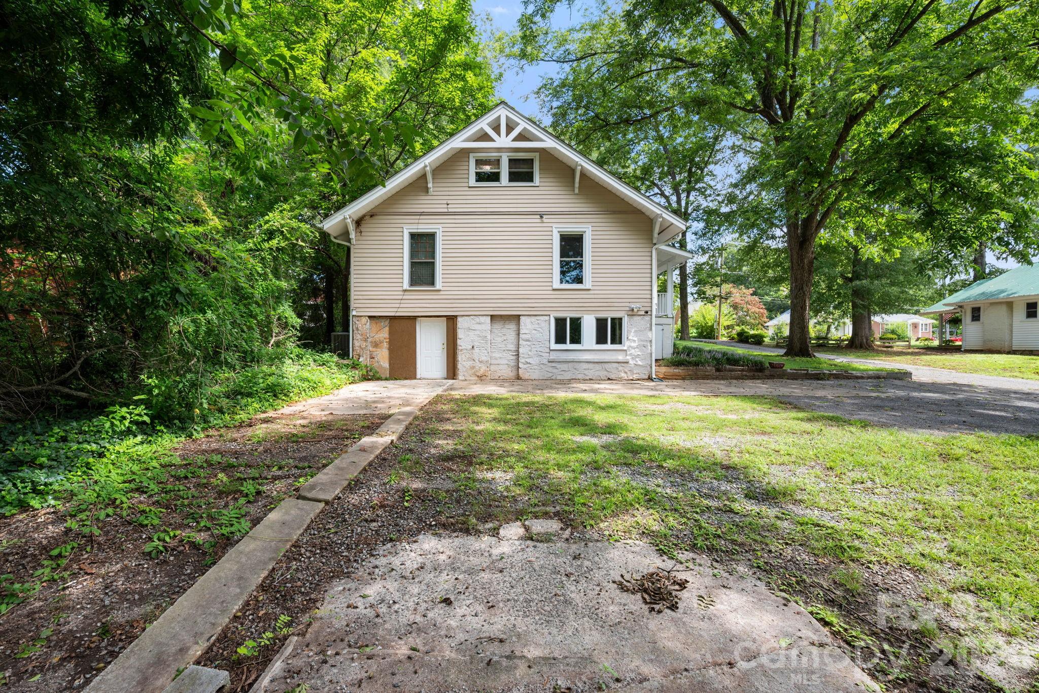 Single Family Residence at 441 8th Avenue Drive NW, Hickory, photo 35 of 45