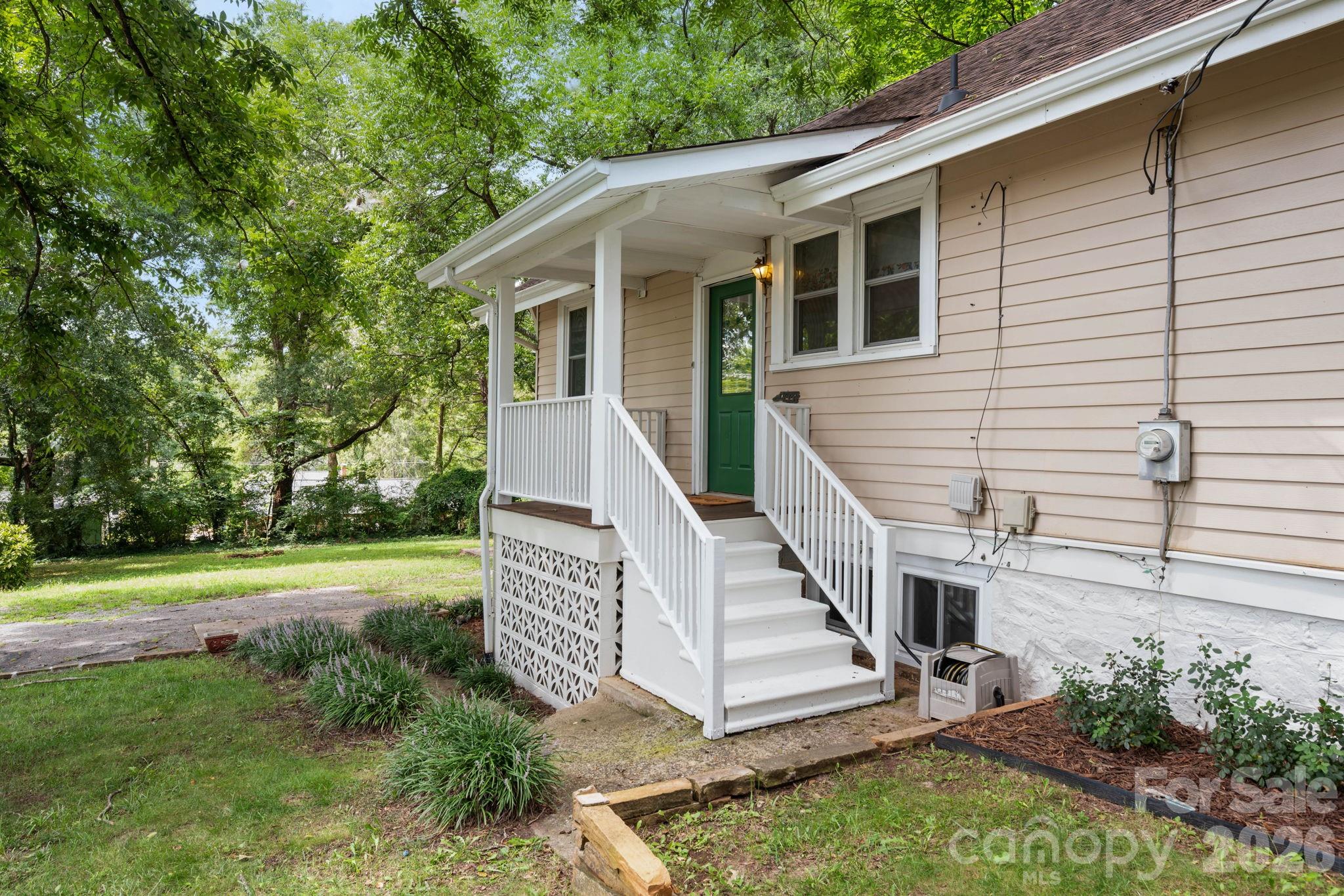 Single Family Residence at 441 8th Avenue Drive NW, Hickory, photo 37 of 45