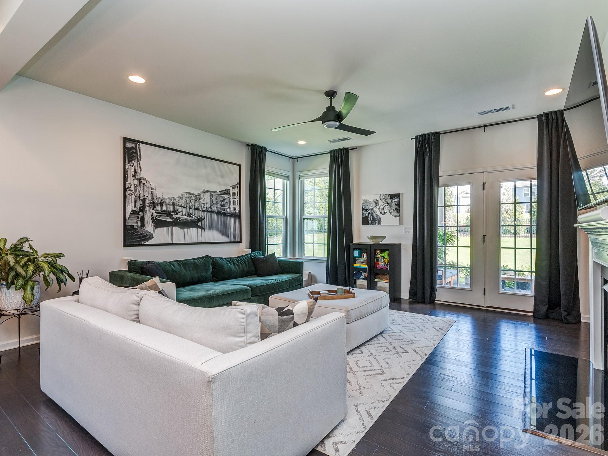 Single Family Residence at 12527 Journeys End Trail, Huntersville, photo 10 of 28