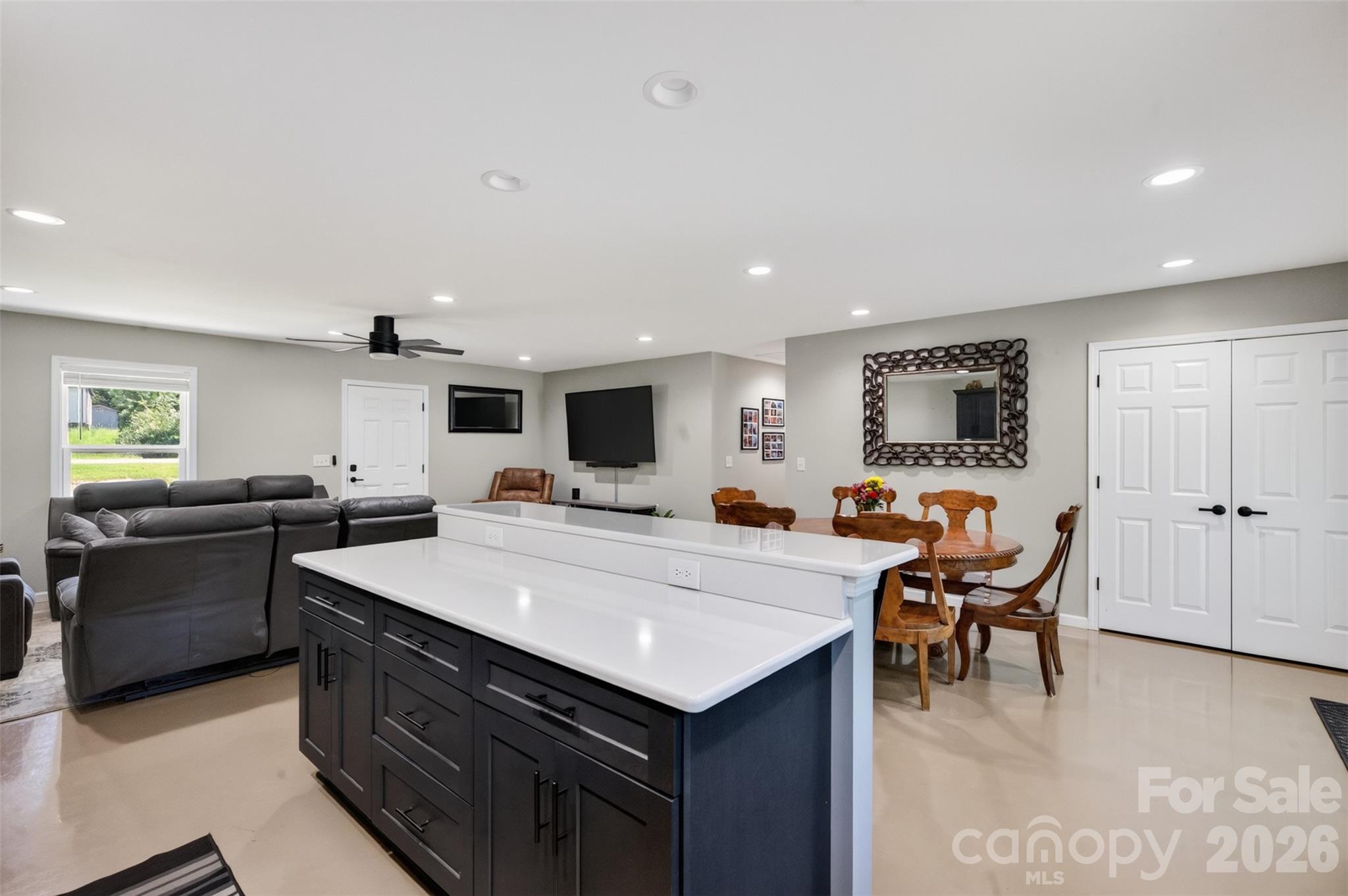 Single Family Residence at 4807 Stratford Lane, Denver, photo 4 of 44