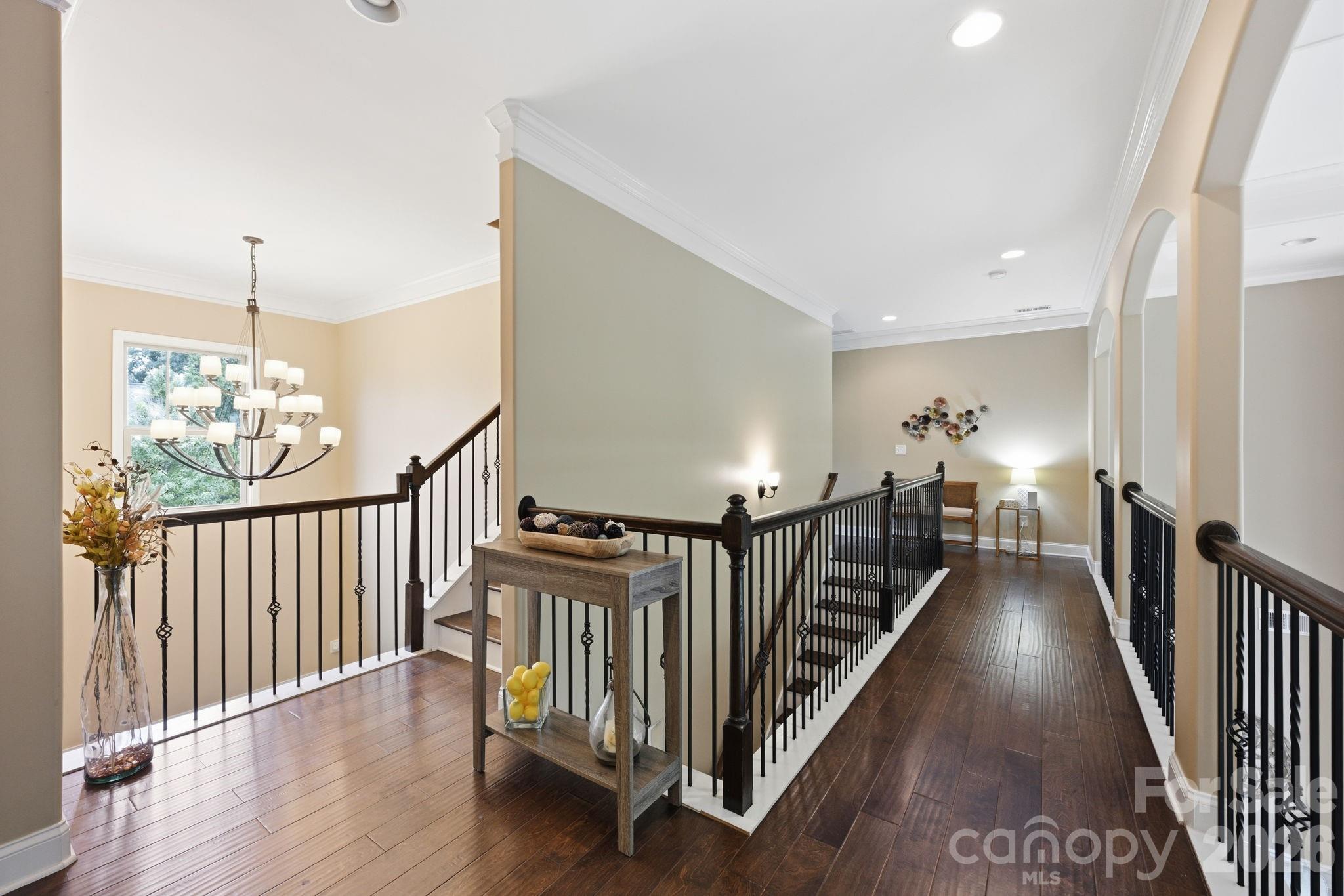 Casual Dining - 13410 Crystal Springs Drive, Huntersville