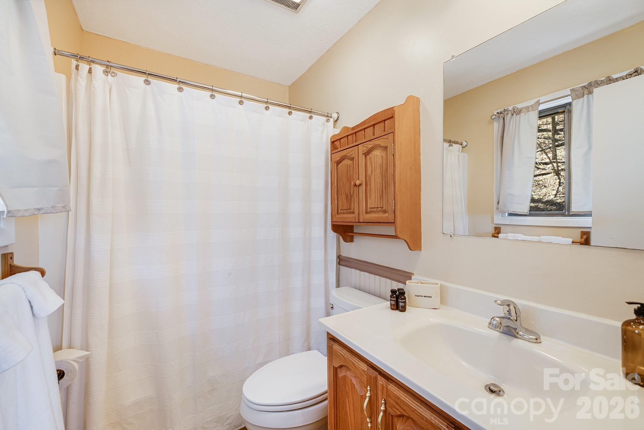 Single Family Residence at 170 Lucas Lane, Mars Hill, photo 14 of 24