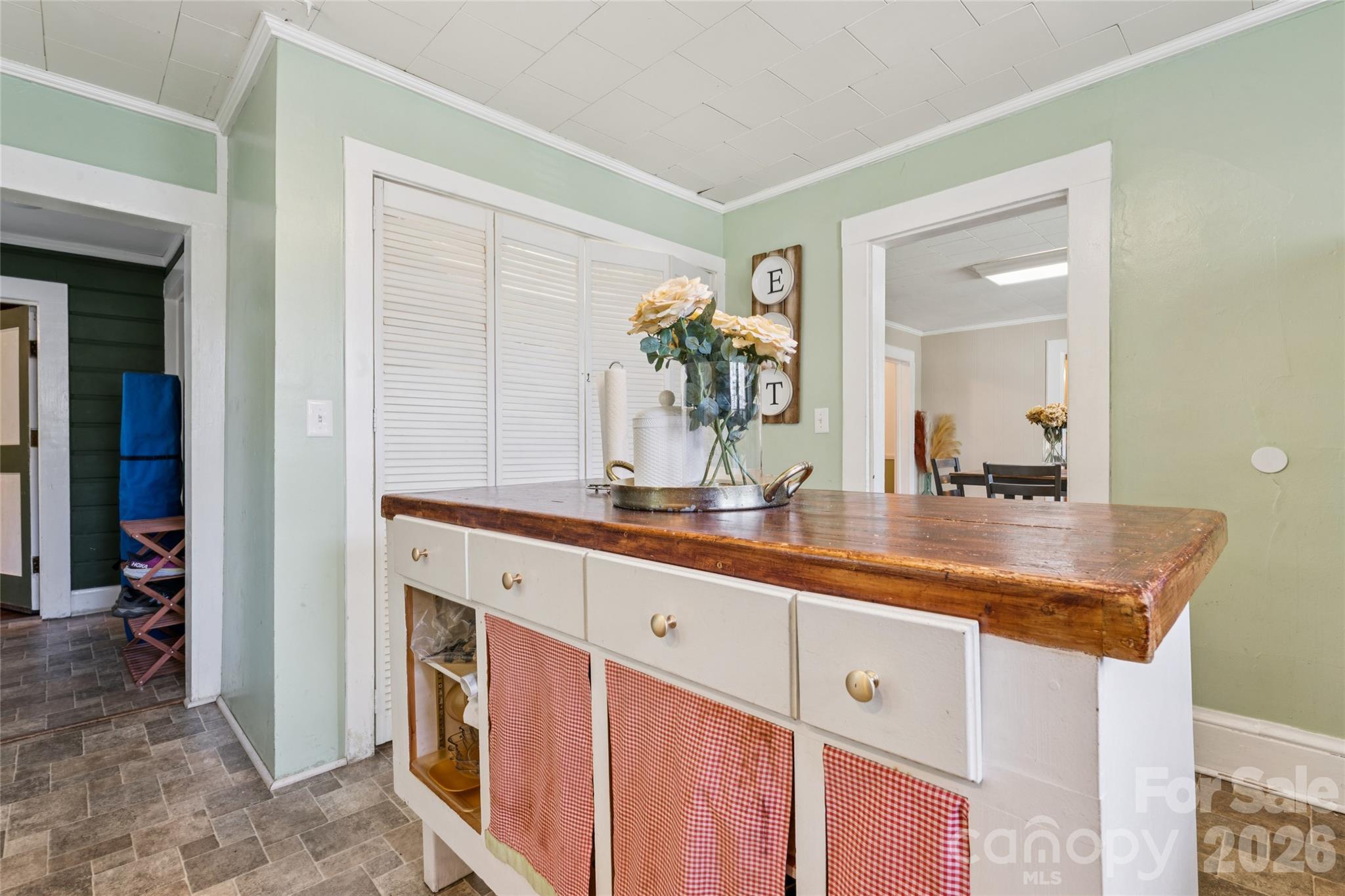 Single Family Residence at 706 S Main Street, Clover, photo 8 of 40