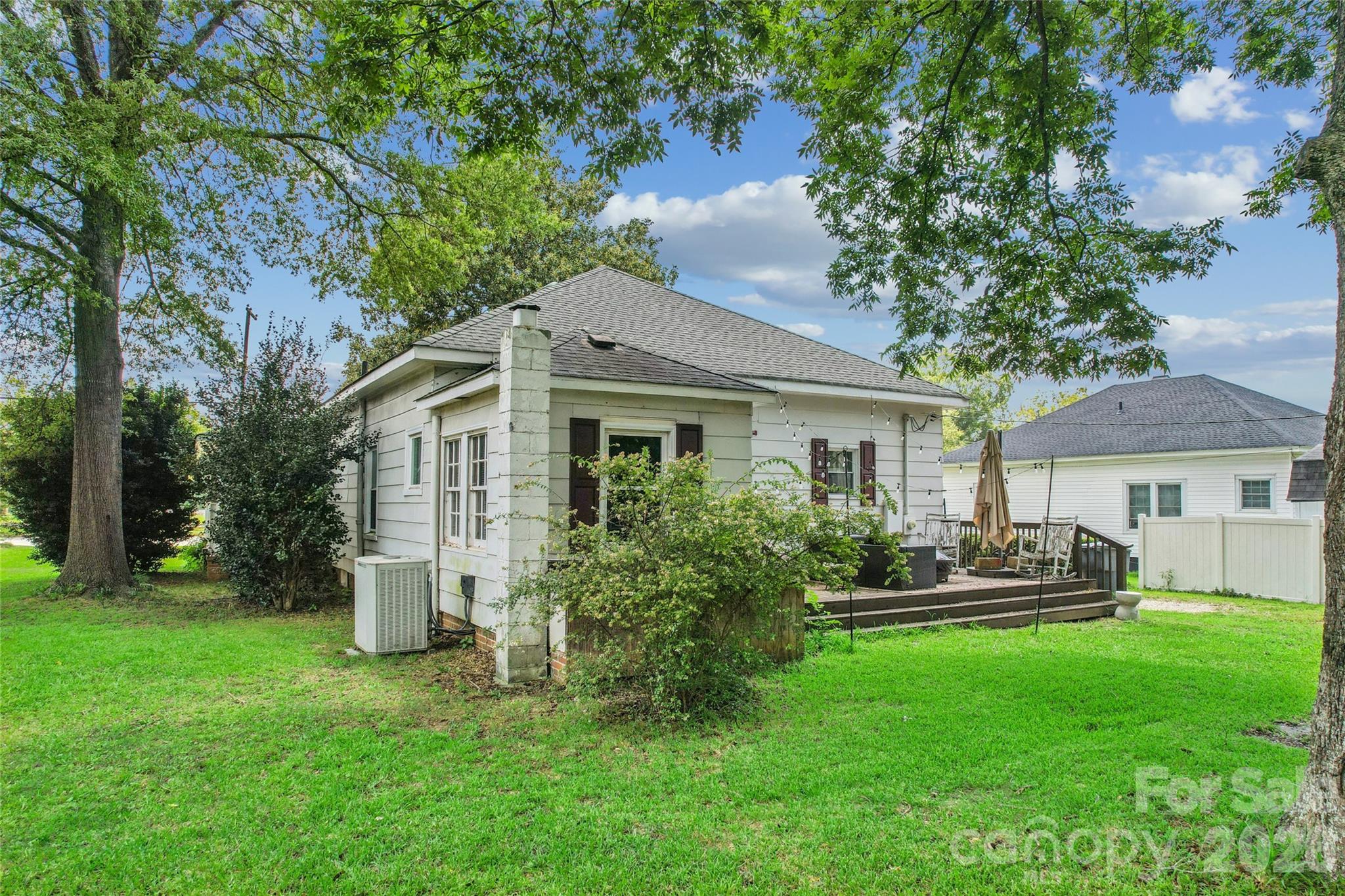 Single Family Residence at 706 S Main Street, Clover, photo 25 of 40
