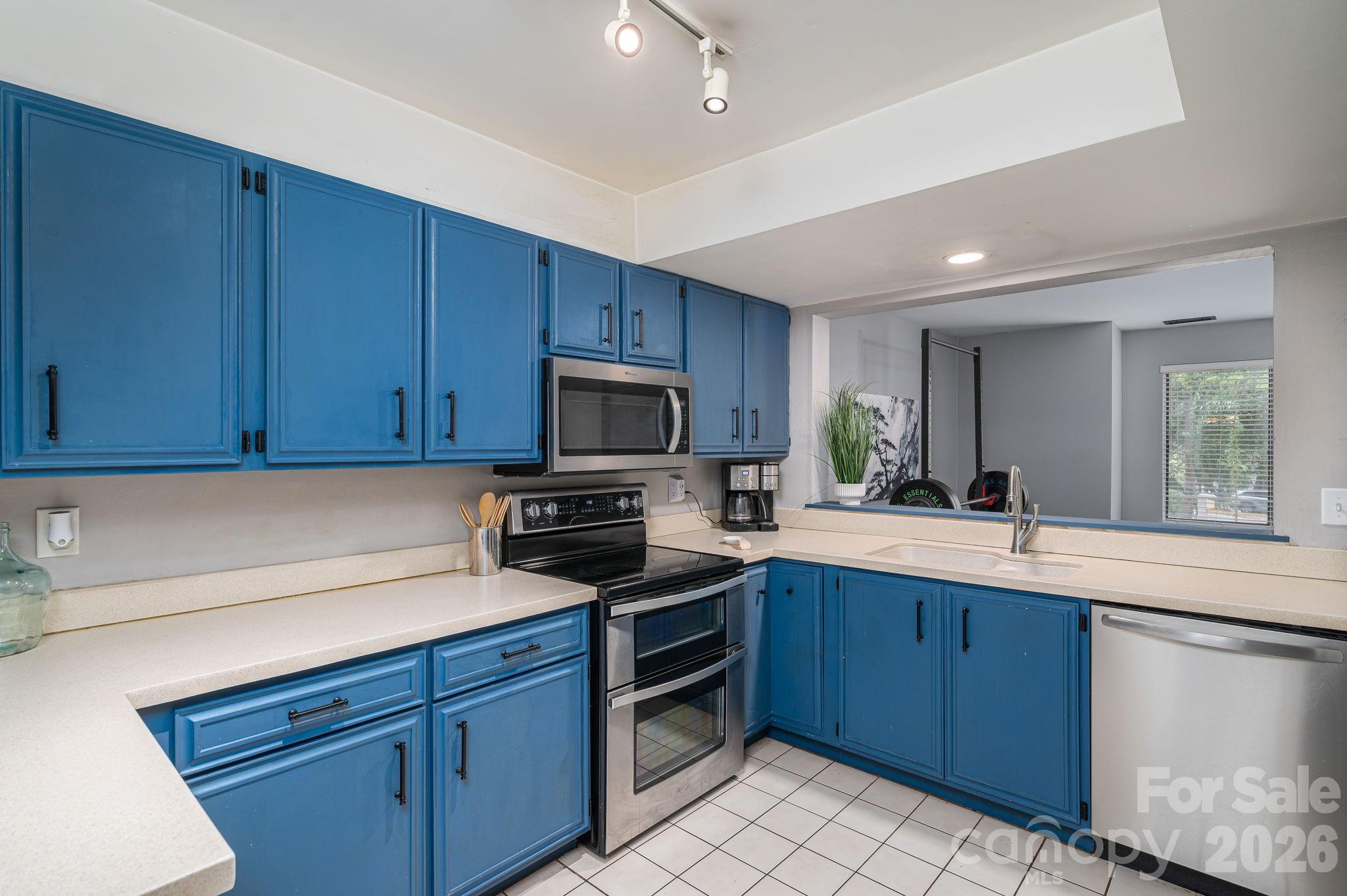 Condominium at 182 Riverview Terrace, Clover, photo 6 of 29