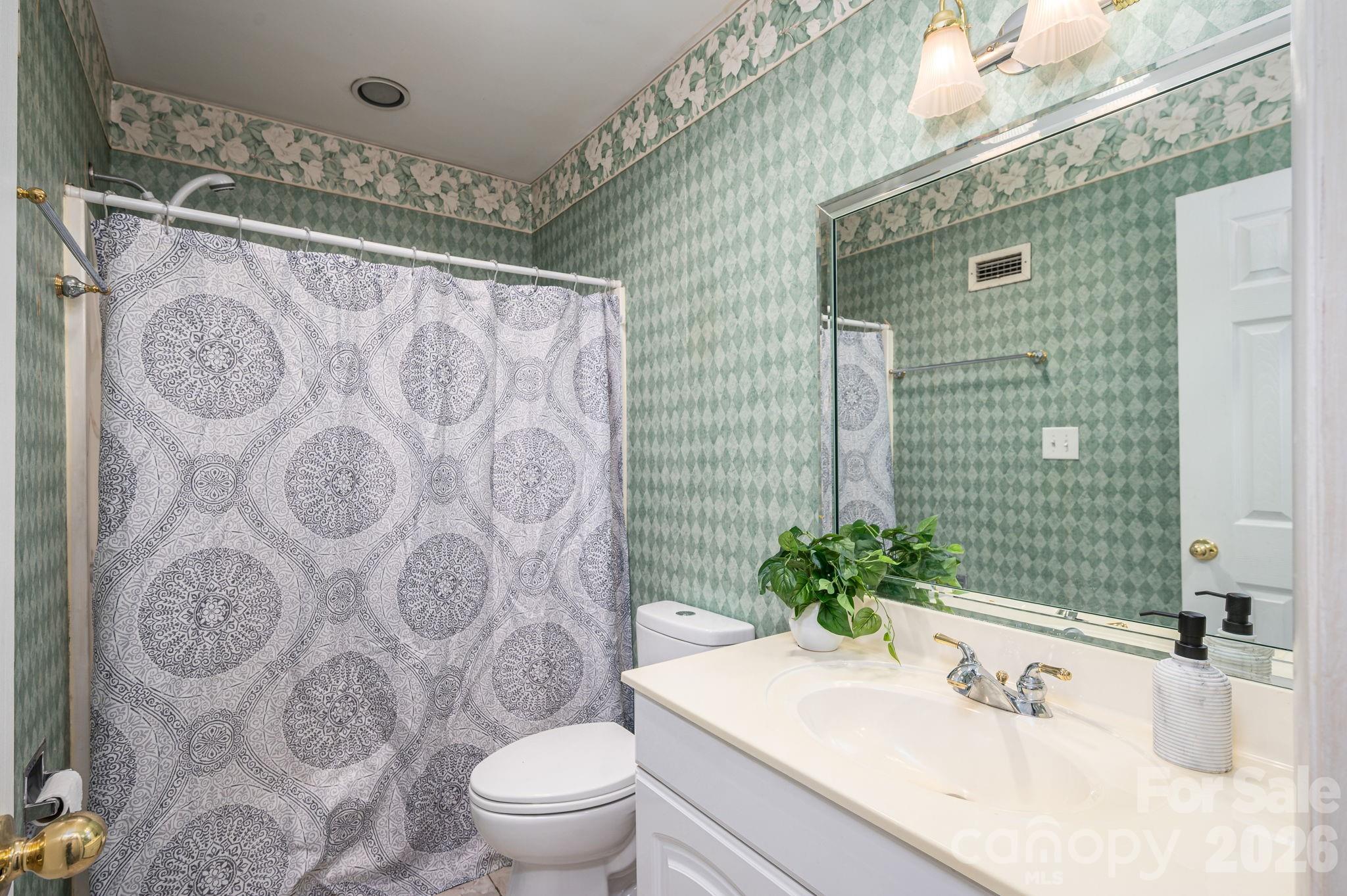 2ND BATHROOM 2ND LEVEL - 182 Riverview Terrace, Clover