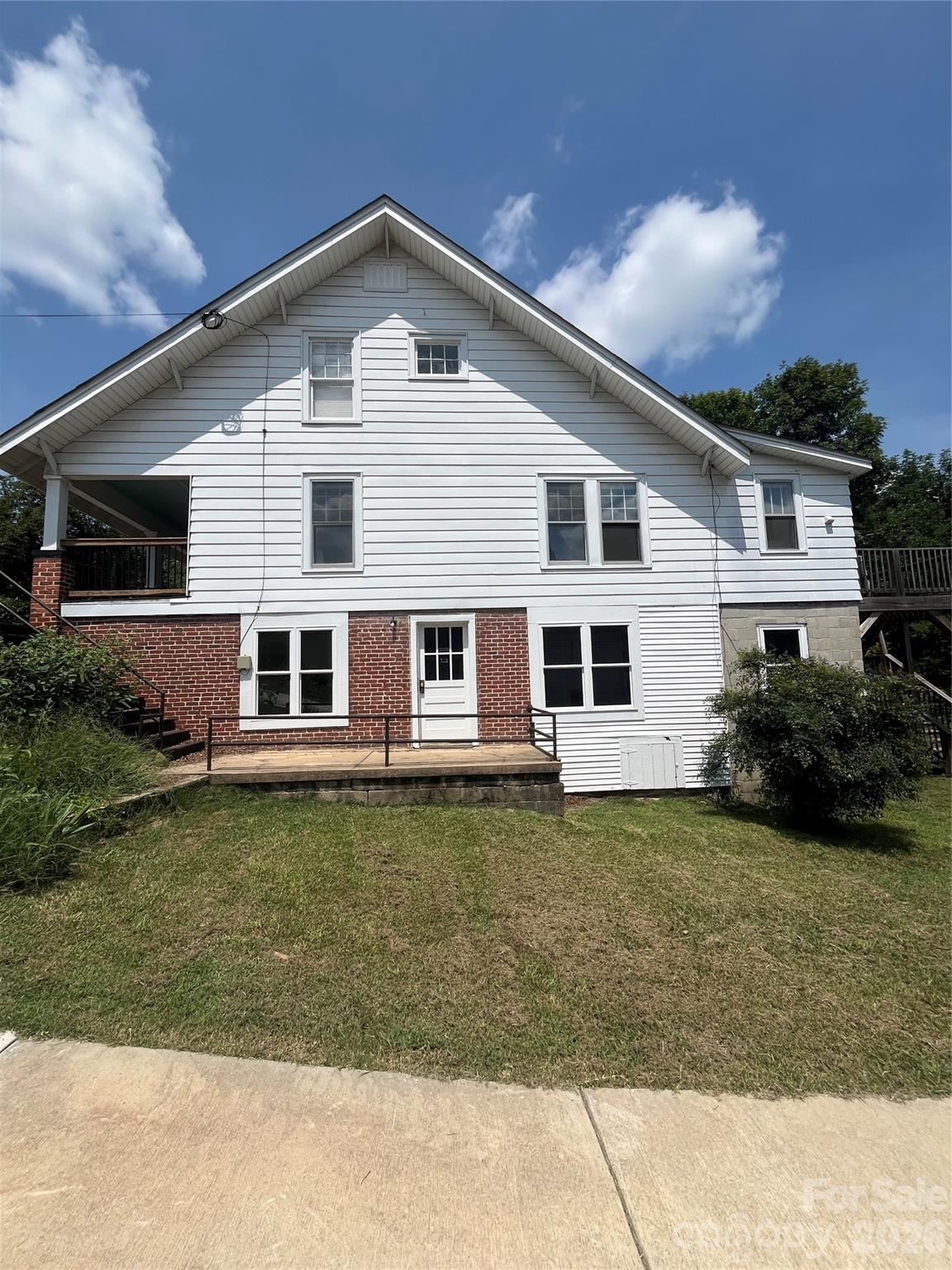 Duplex at 134 N 4th Street, Albemarle, photo 4 of 41