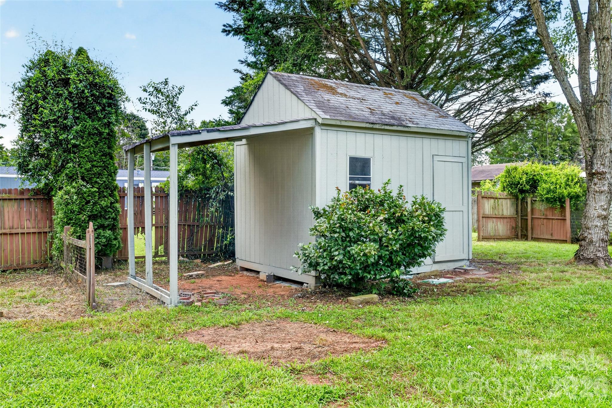 Single Family Residence at 3312 Amity Hill Road, Statesville, photo 19 of 27