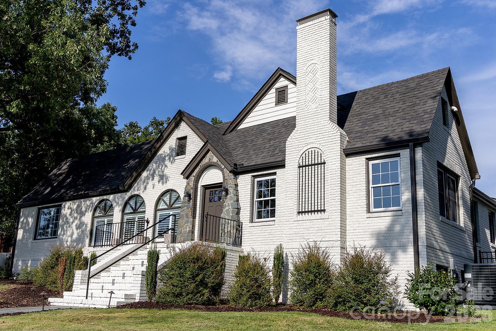 Single Family Residence at 276 N 4th Street N, Albemarle