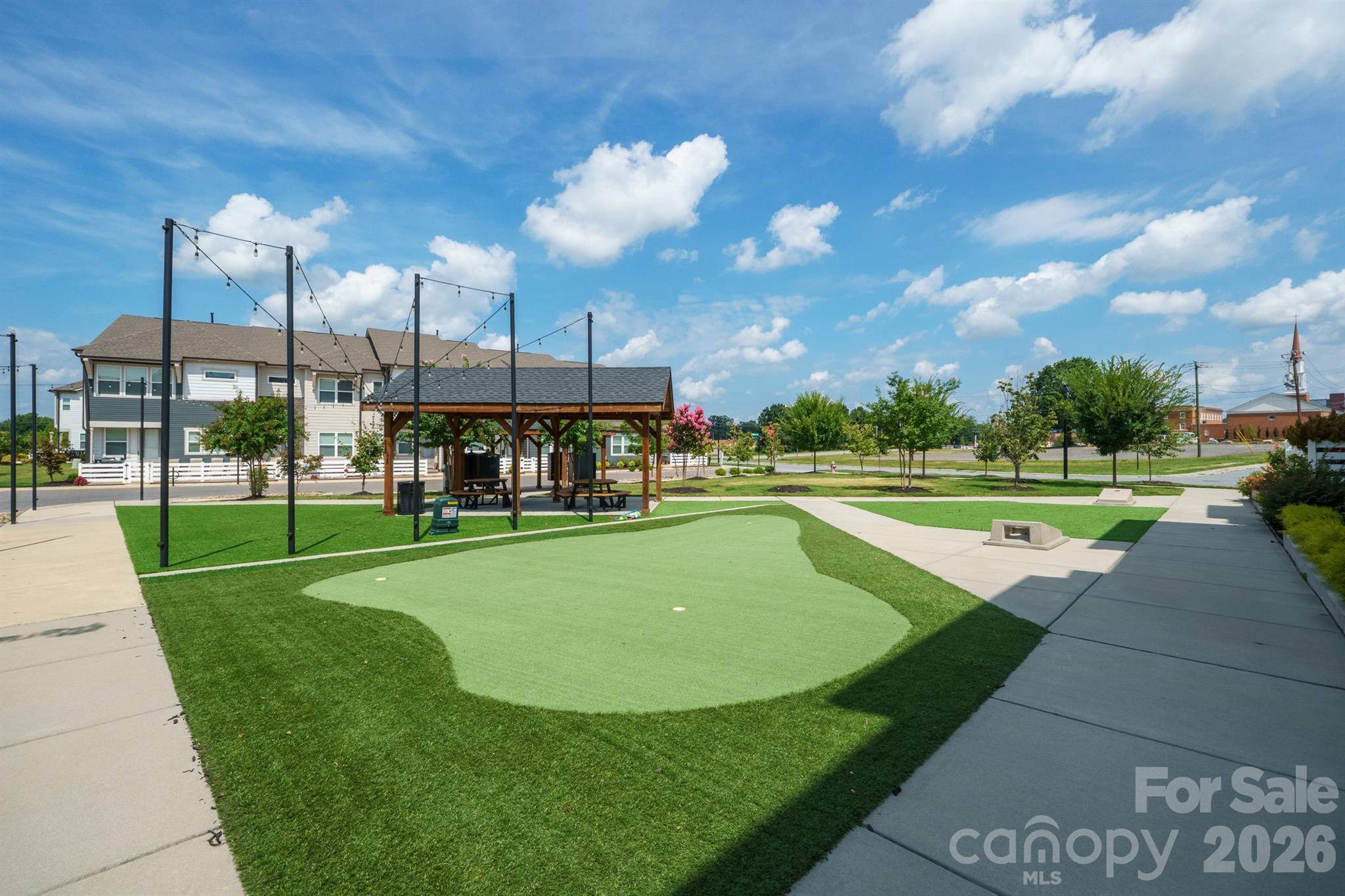 Community putting green - 6161 Pierce Lane, Kannapolis