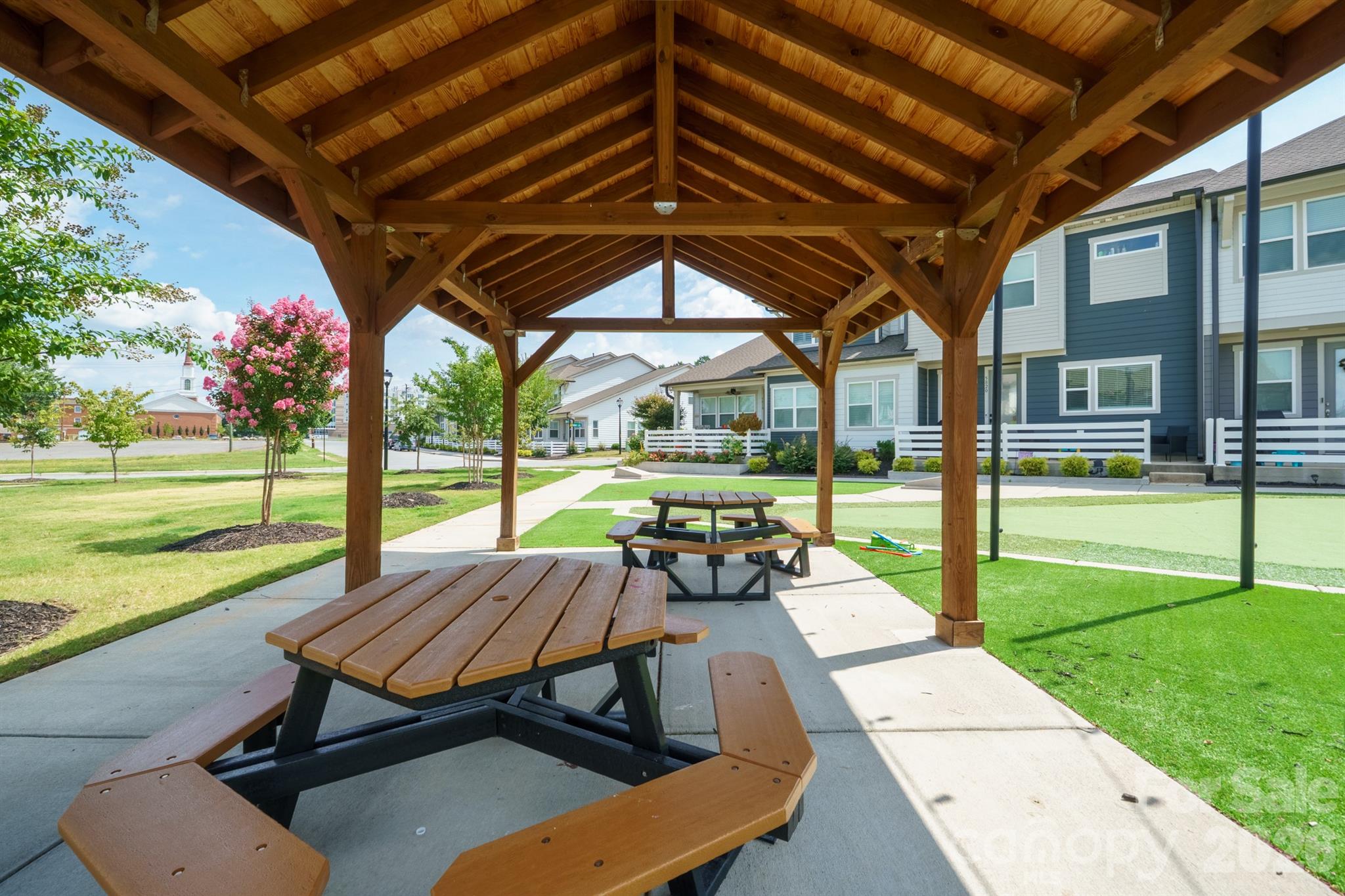 Community picnic area - 6161 Pierce Lane, Kannapolis