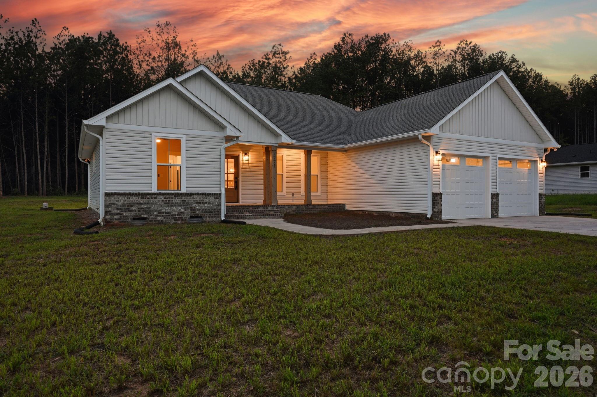 Single Family Residence at 2271 Lee Lawing Road, Lincolnton, photo 2 of 30
