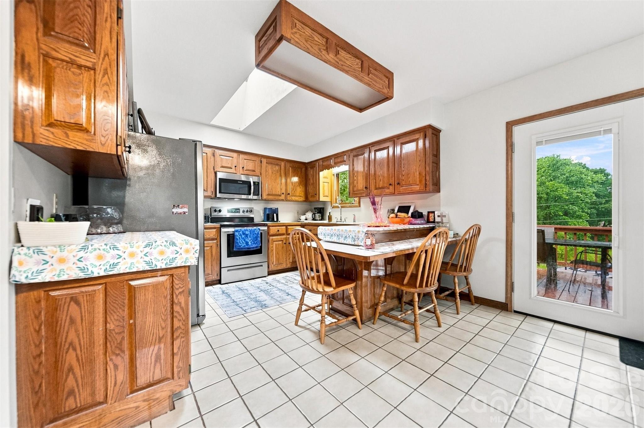 Single Family Residence at 512 Garrou Avenue SE, Valdese, photo 5 of 48