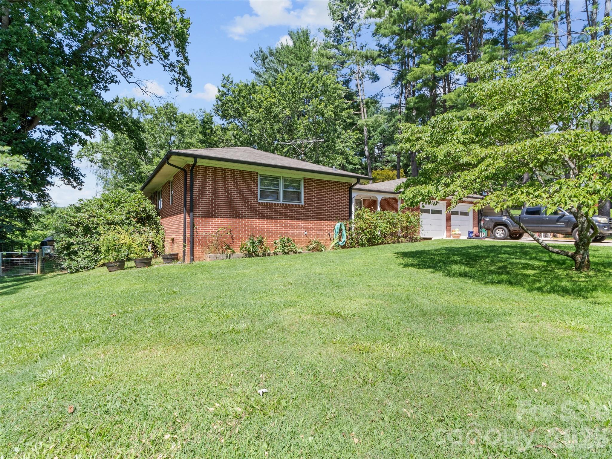 Single Family Residence at 38 Crowell Road, Asheville, photo 3 of 47