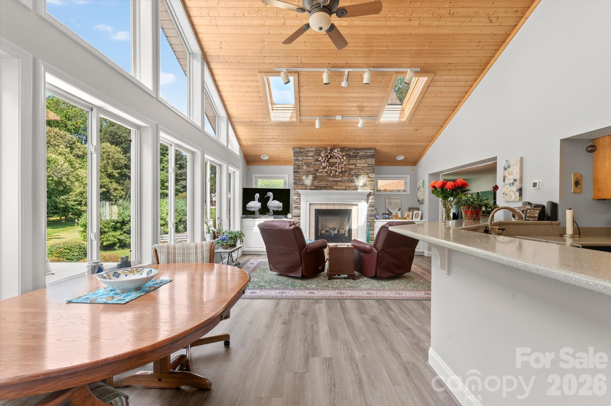 Single Family Residence at 12 Highlander Lane, Hendersonville, photo 17 of 39