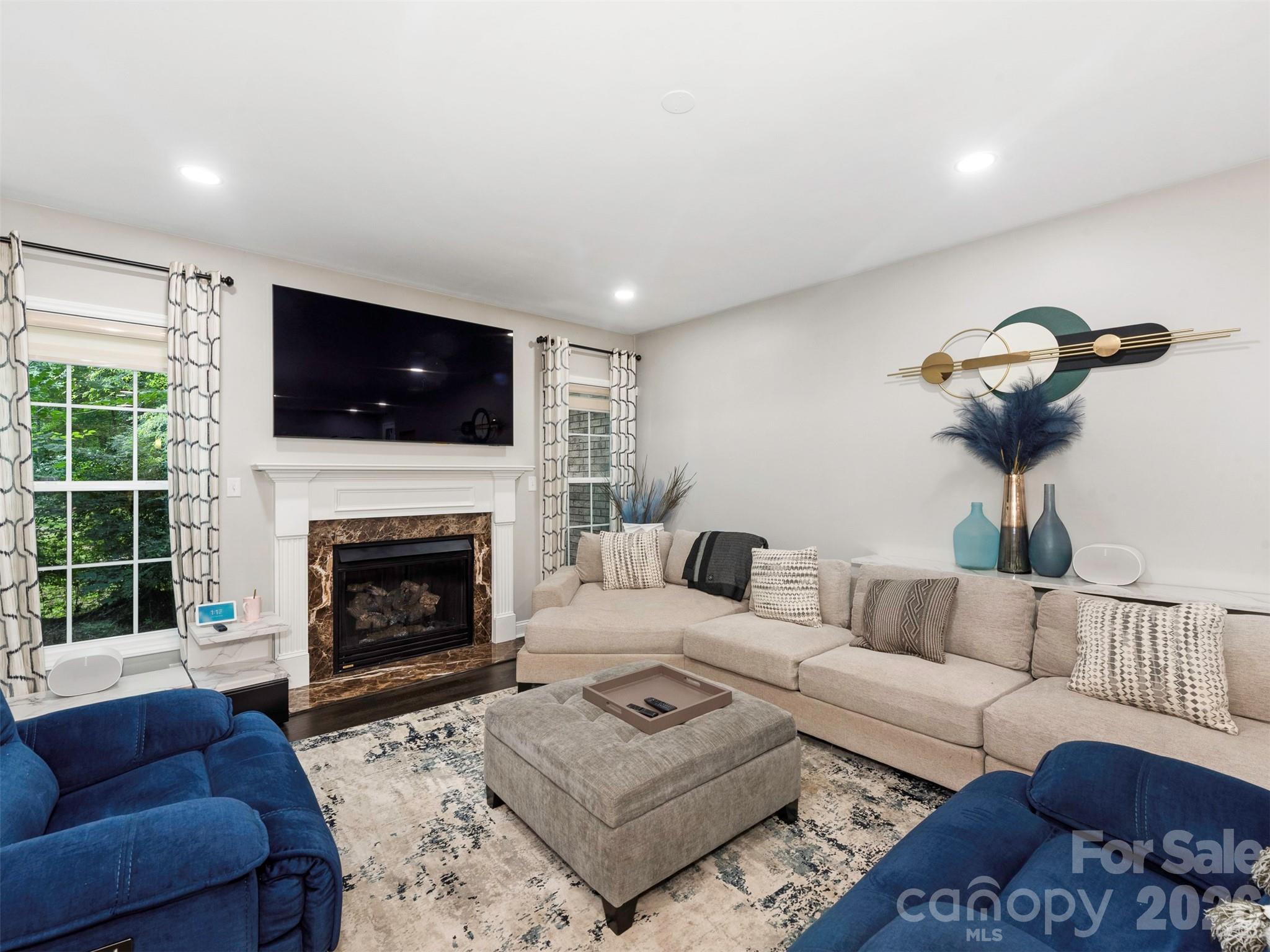 Single Family Residence at 5600 Crown Hill Drive, Mint Hill, photo 9 of 47