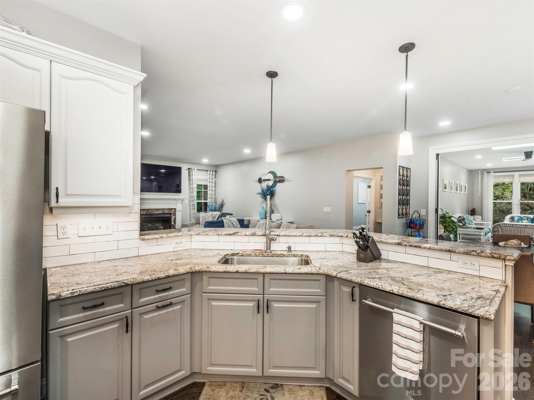 Single Family Residence at 5600 Crown Hill Drive, Mint Hill, photo 13 of 47
