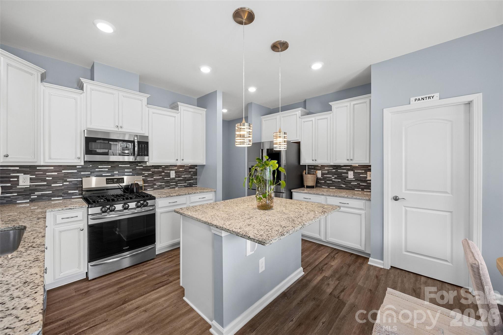 Single Family Residence at 2022 Napa Valley Drive, Waxhaw, photo 7 of 48