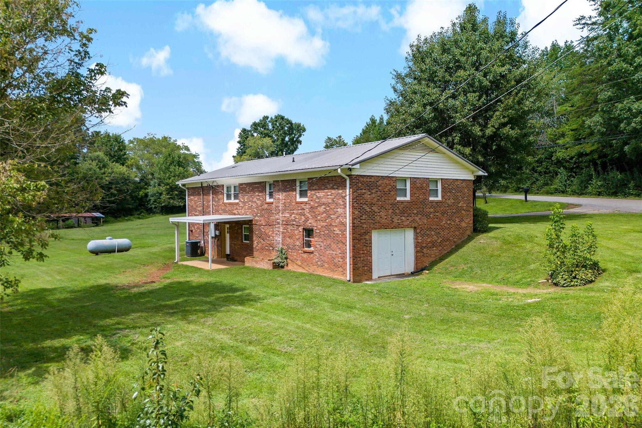 Single Family Residence at 204 Quail Hollow Road, Marion, photo 5 of 34