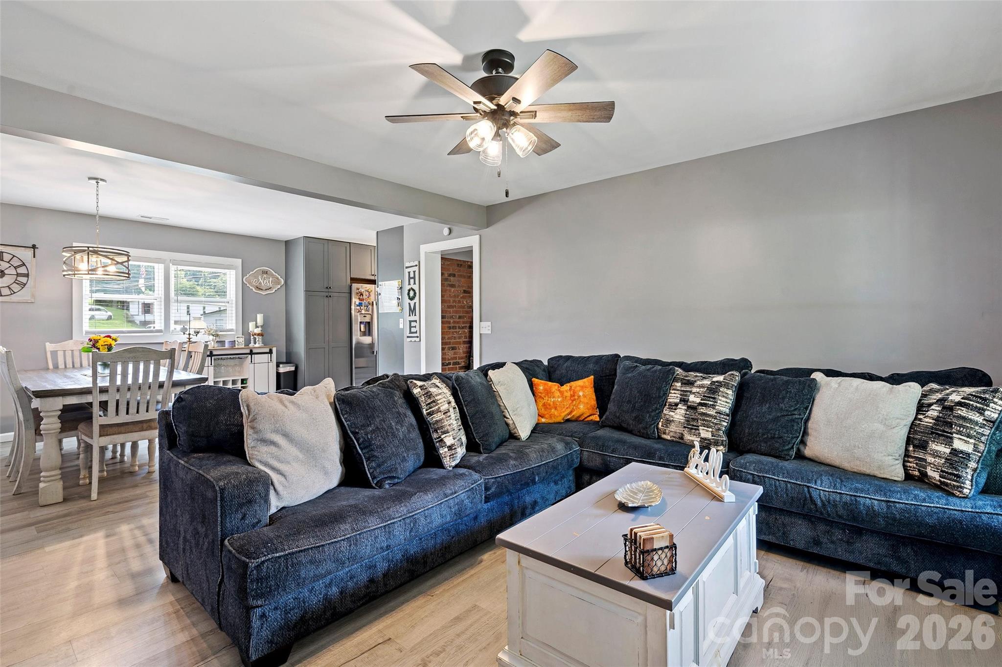 Single Family Residence at 204 Quail Hollow Road, Marion, photo 8 of 34