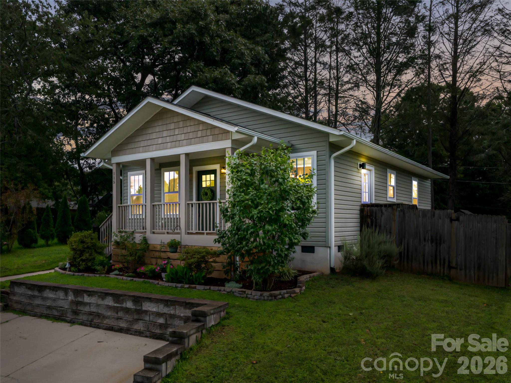 Single Family Residence at 115 Soulshine Court, Asheville, photo 2 of 35