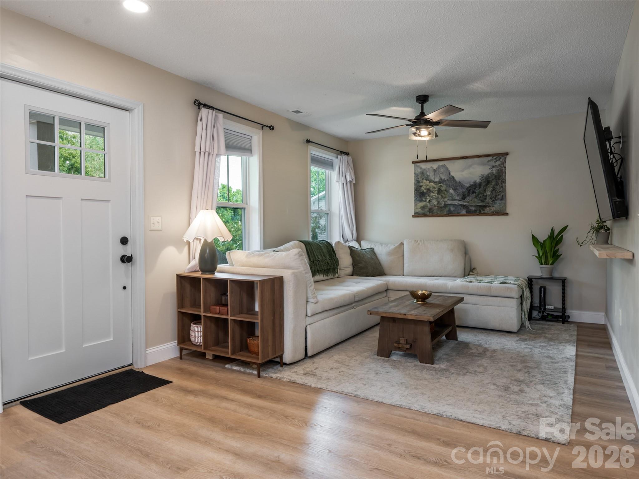 Single Family Residence at 115 Soulshine Court, Asheville, photo 5 of 35