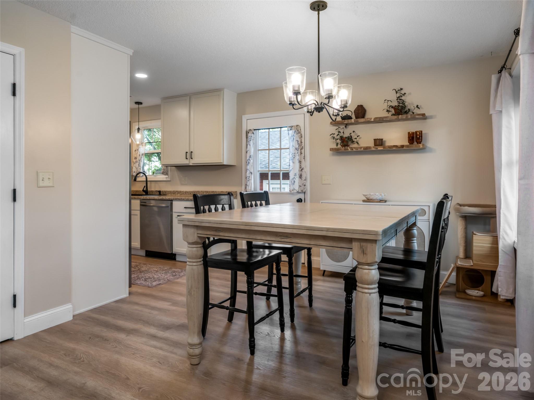 Single Family Residence at 115 Soulshine Court, Asheville, photo 9 of 35
