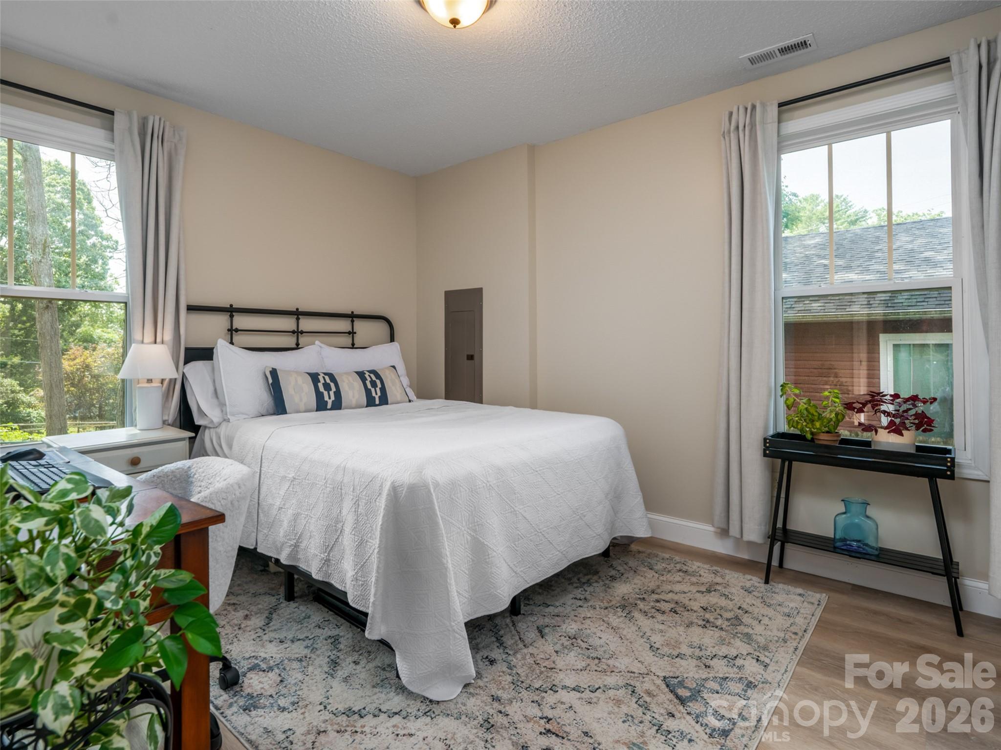 Single Family Residence at 115 Soulshine Court, Asheville, photo 16 of 35