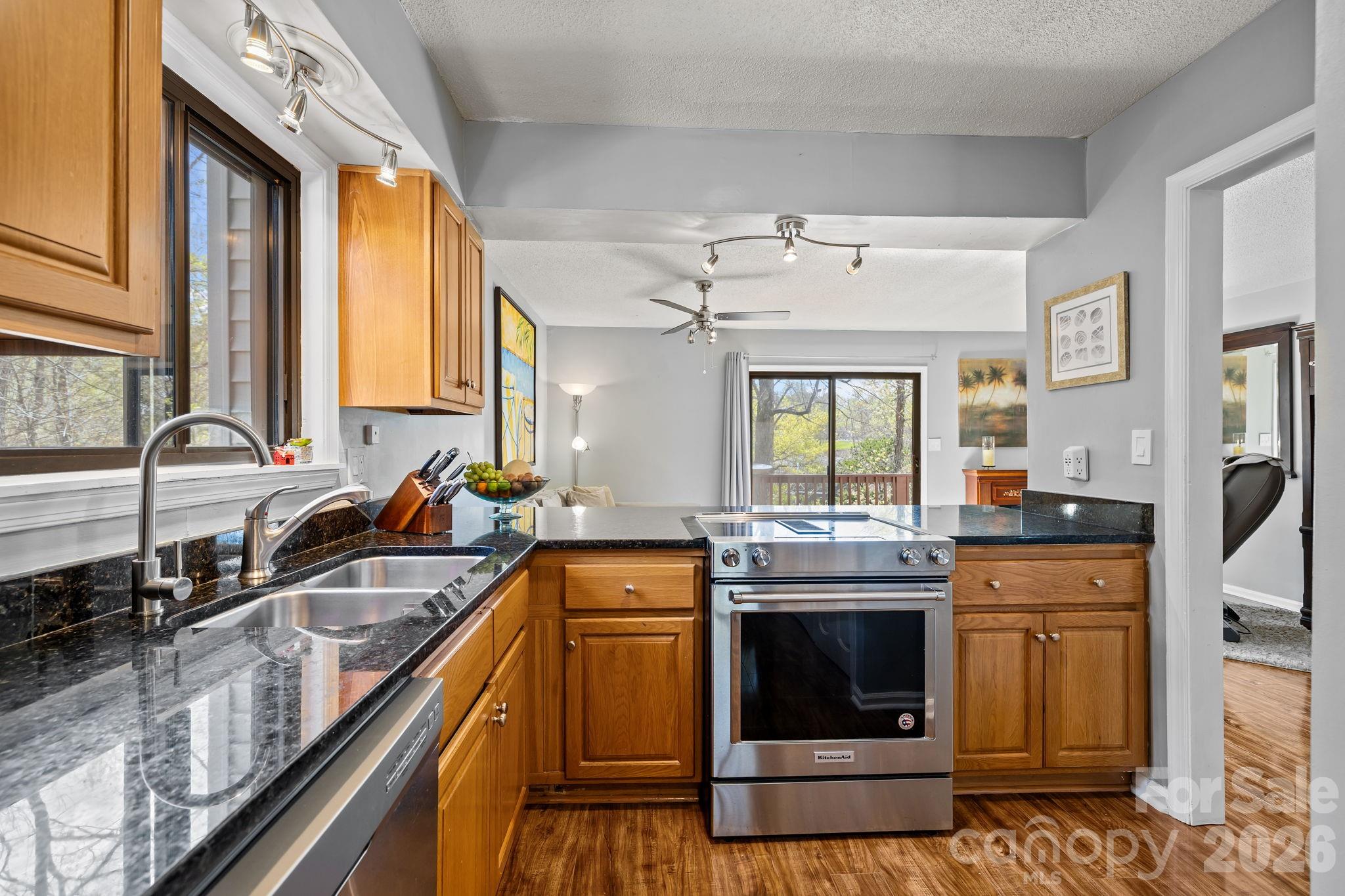 Single Family Residence at 9067 Tulagi Court, Fort Mill, photo 16 of 34