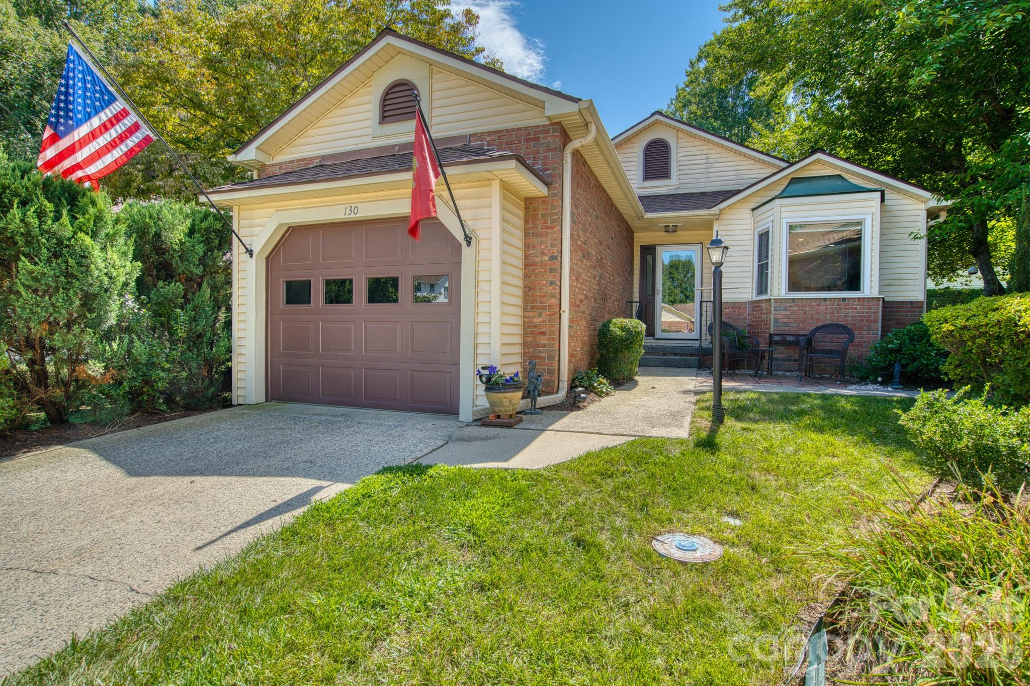 Condominium at 130 Exeter Court, Hendersonville, photo 2 of 41