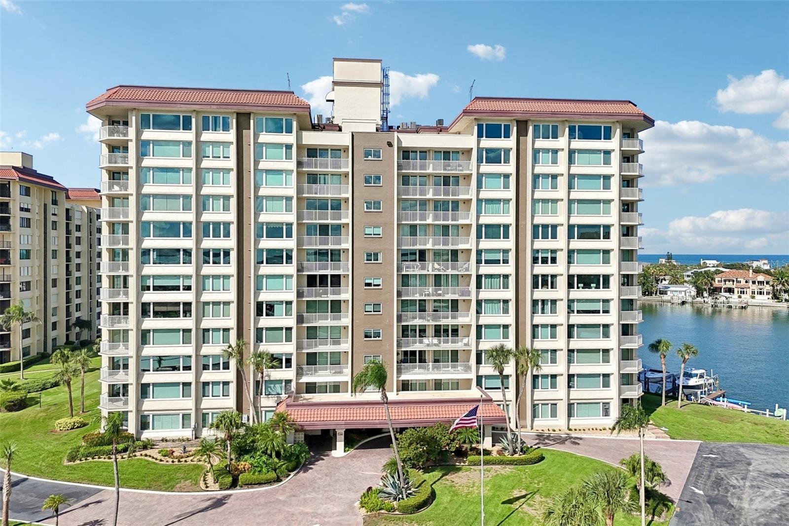 736 ISLAND WAY CONDO