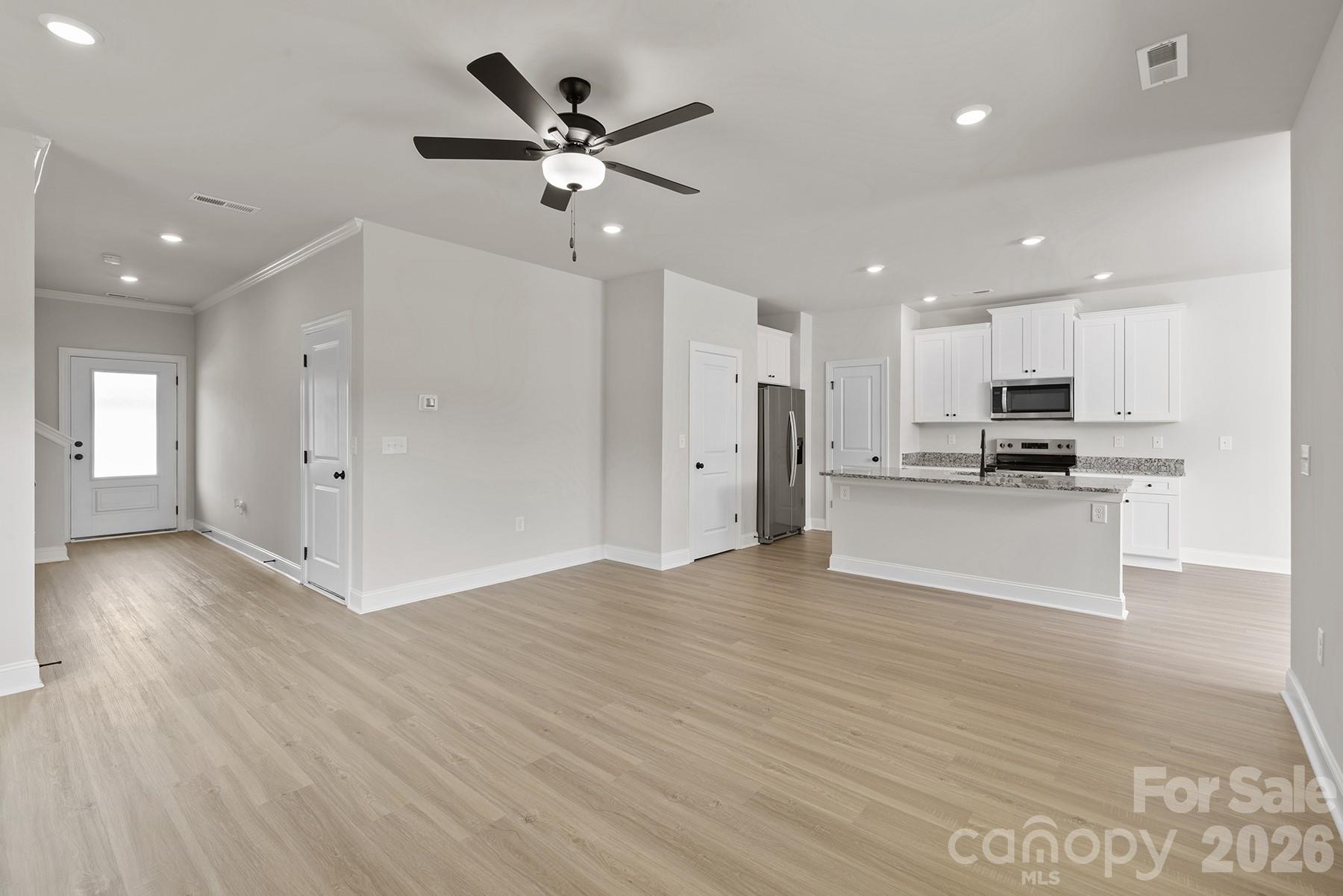 Single Family Residence at 3326 Yorkshire Drive, Gastonia, photo 4 of 18