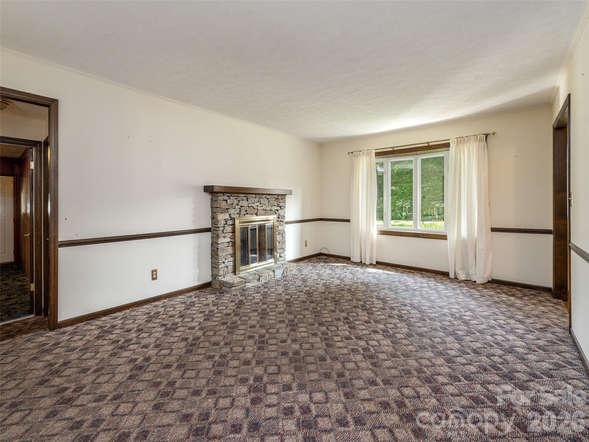 Single Family Residence at 211 Ginseng Lane, Hendersonville, photo 8 of 38