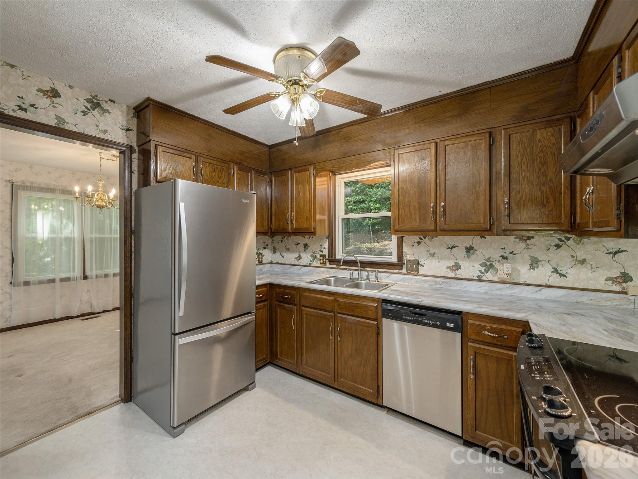 Single Family Residence at 211 Ginseng Lane, Hendersonville, photo 13 of 38